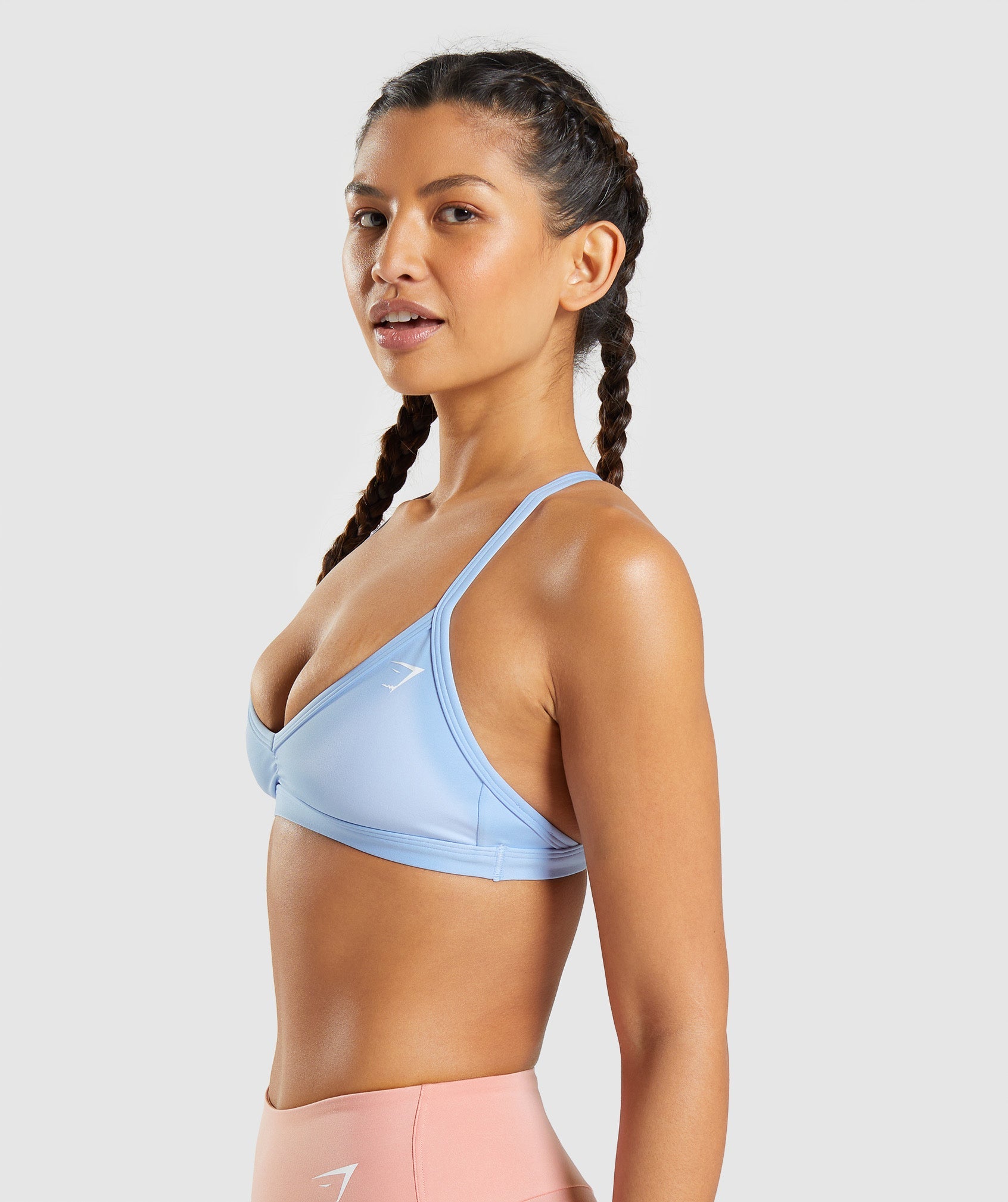 Gymshark Minimal Sports Bra - Moonstone Blue  Sports bra, Sports bra  outfit, Halter sports bra