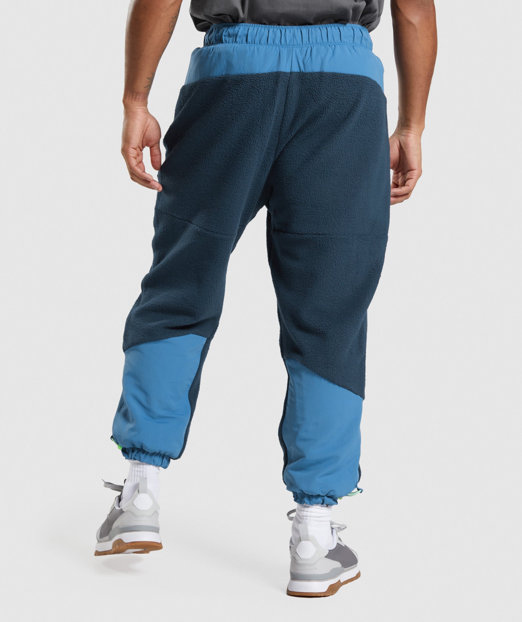 Vibes Joggers in Navy/Lakeside Blue