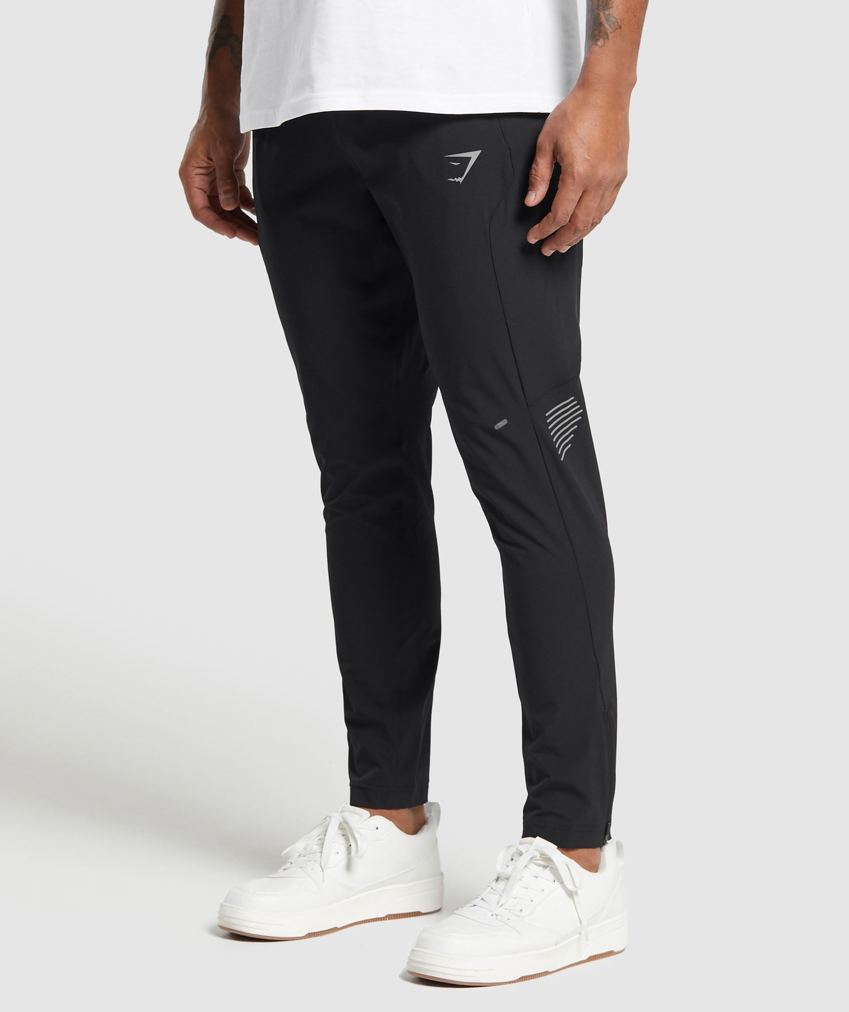 Apex Jogger in Black