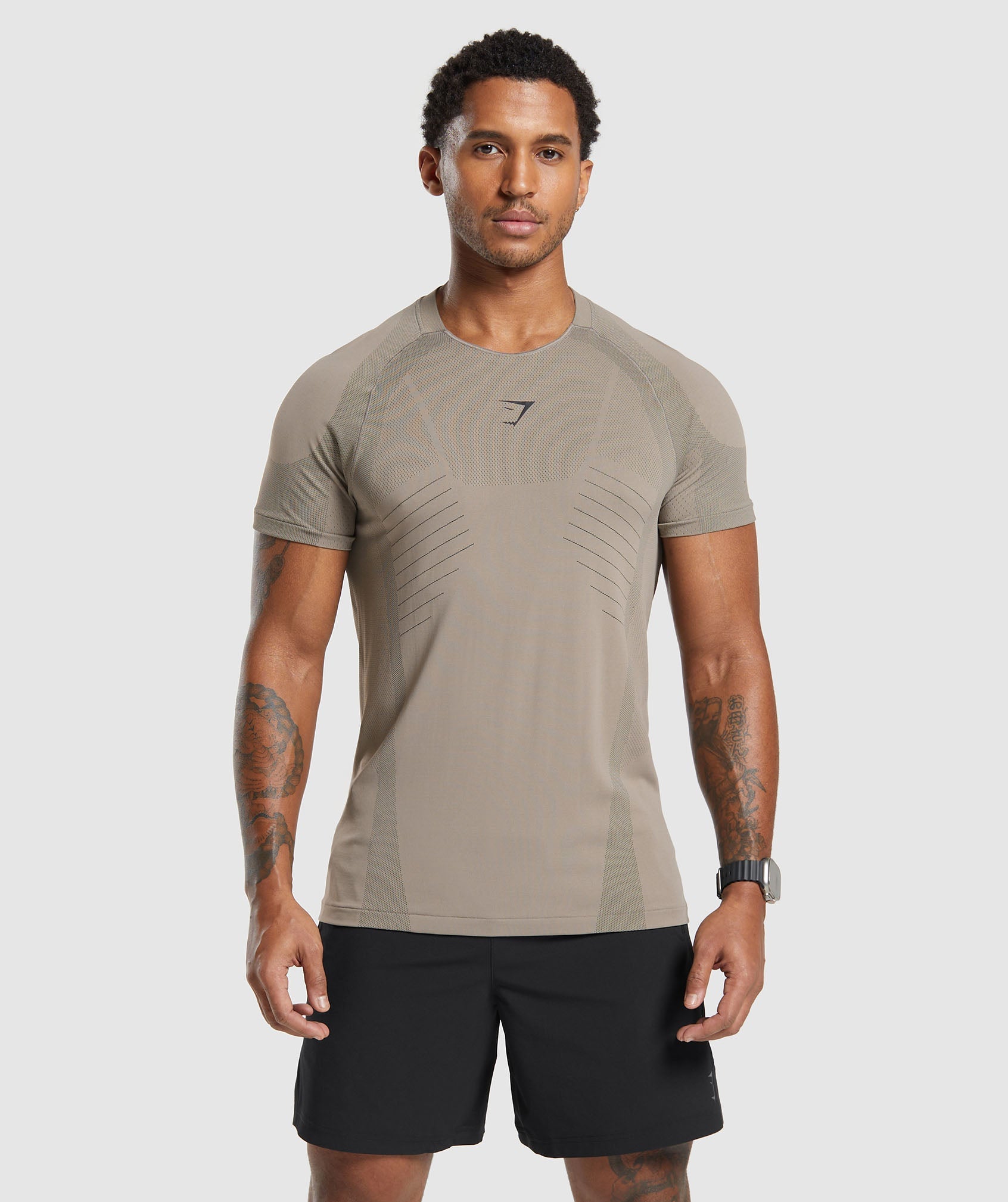 Apex Seamless T-Shirt in Linen Brown/Black - view 1