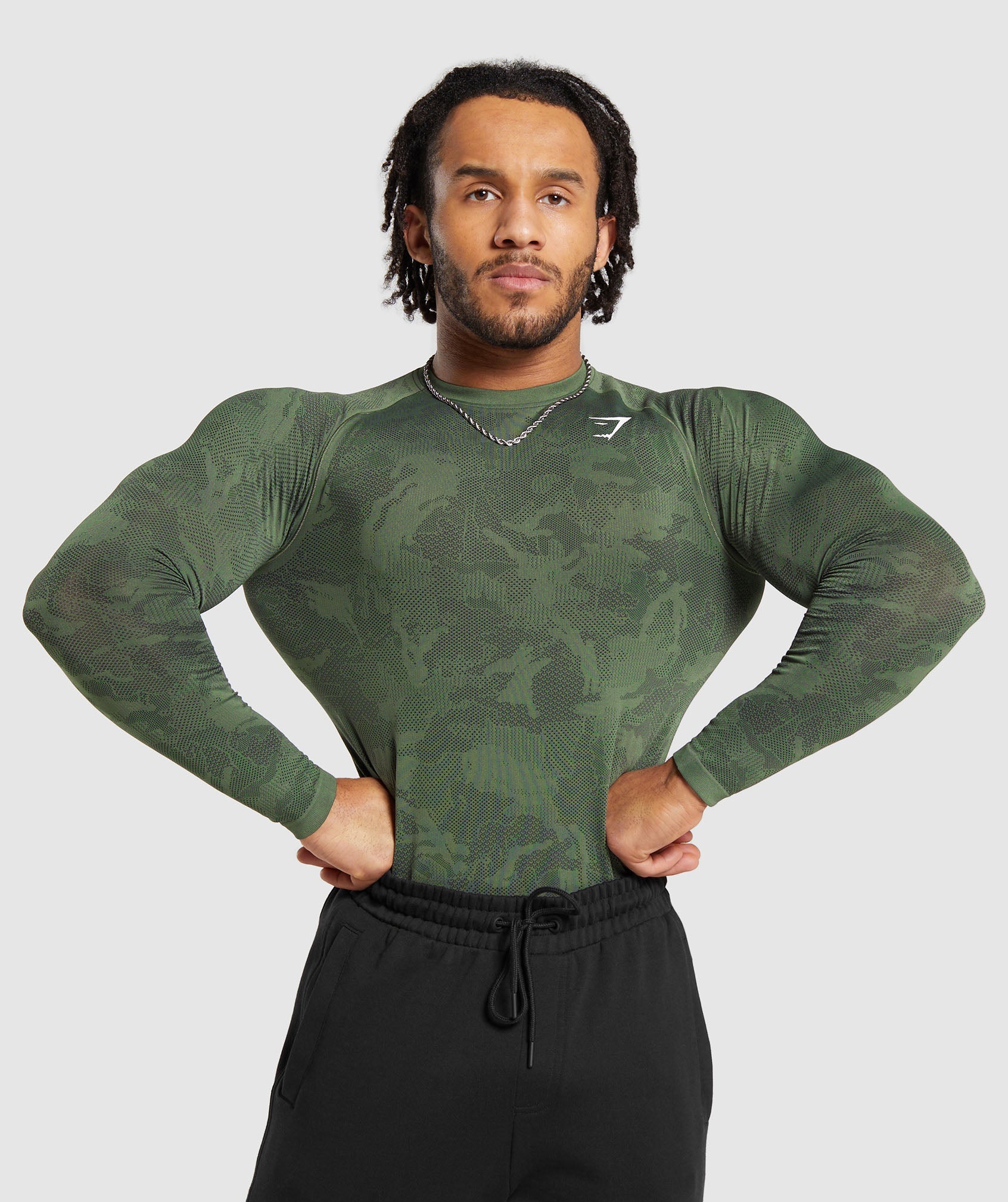 Geo Seamless Long Sleeve T-Shirt in Core Olive/Black