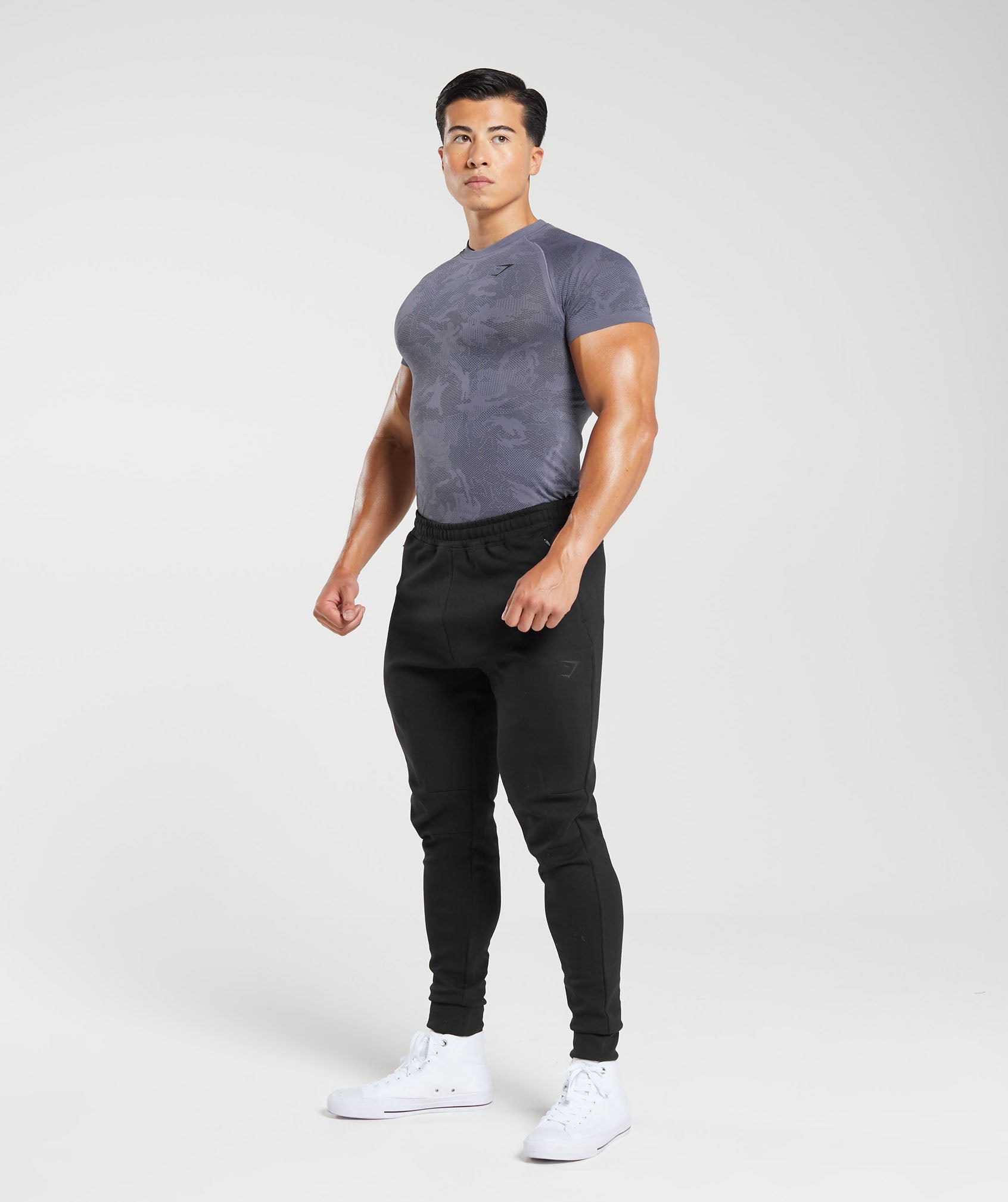 Geo Seamless T-Shirt in Dewberry Purple/Black - view 4