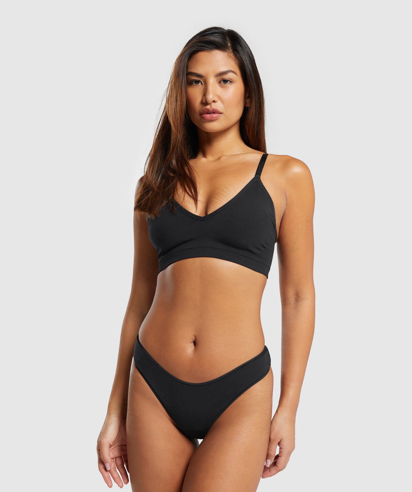 Seamless V Neck Bralette in Black - view 4