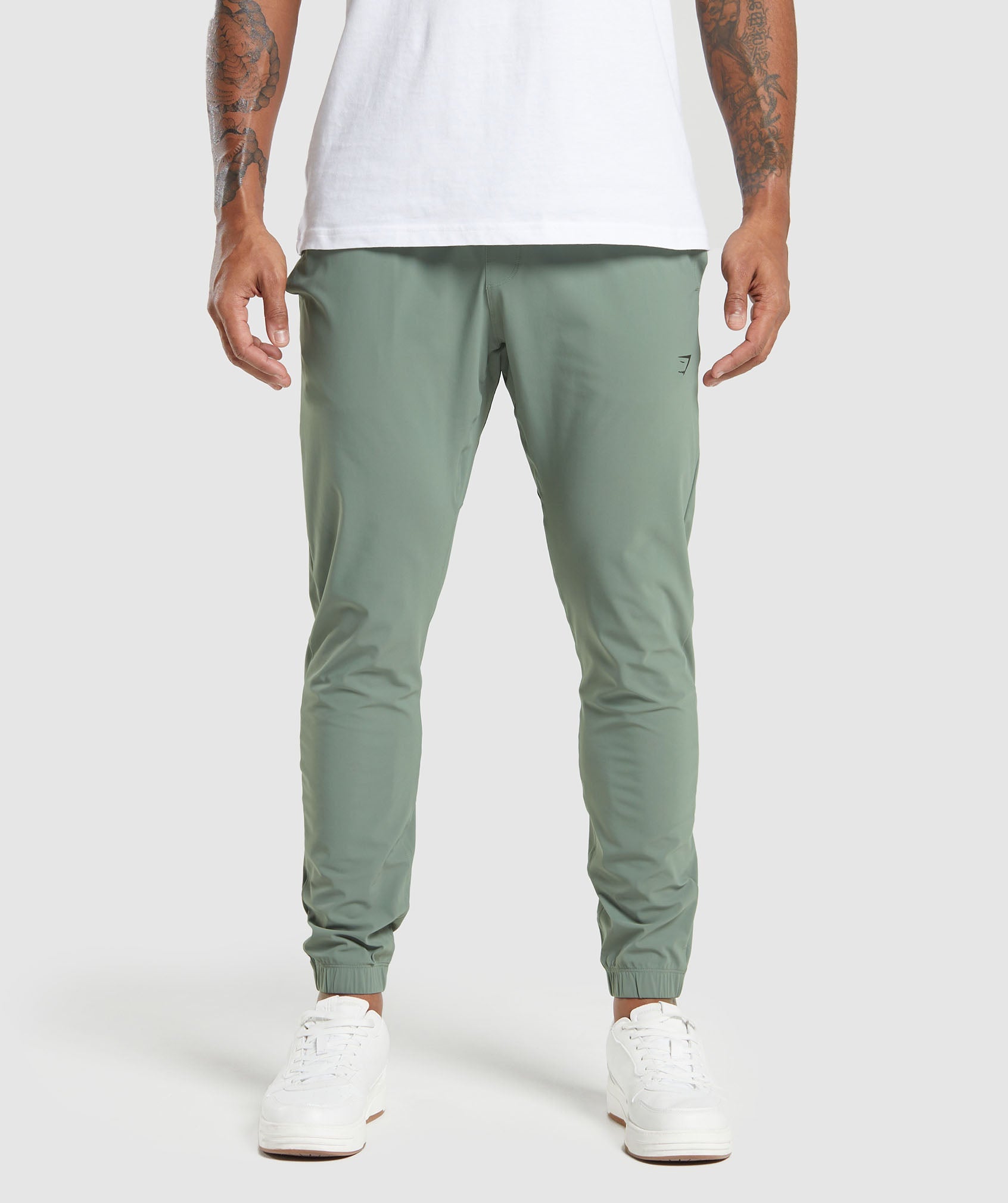 Studio Jogger in Unit Green