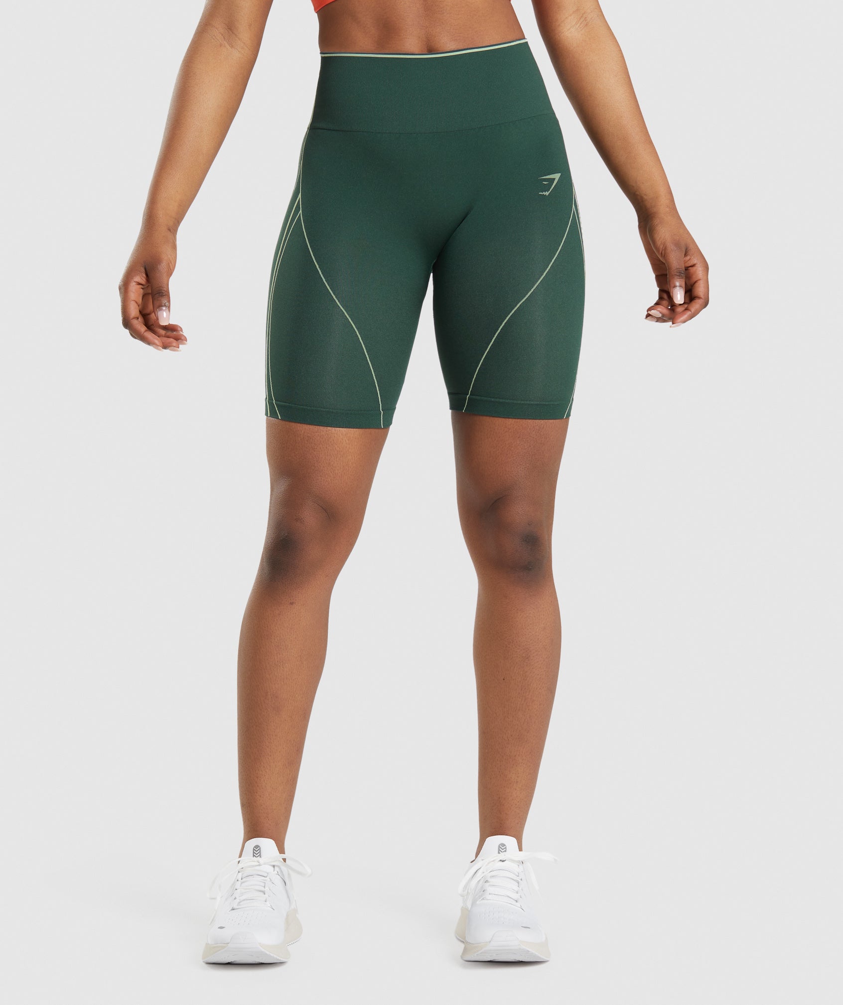 Apex Seamless High Rise Short in Obsidian Green/Cucumber Green - view 1