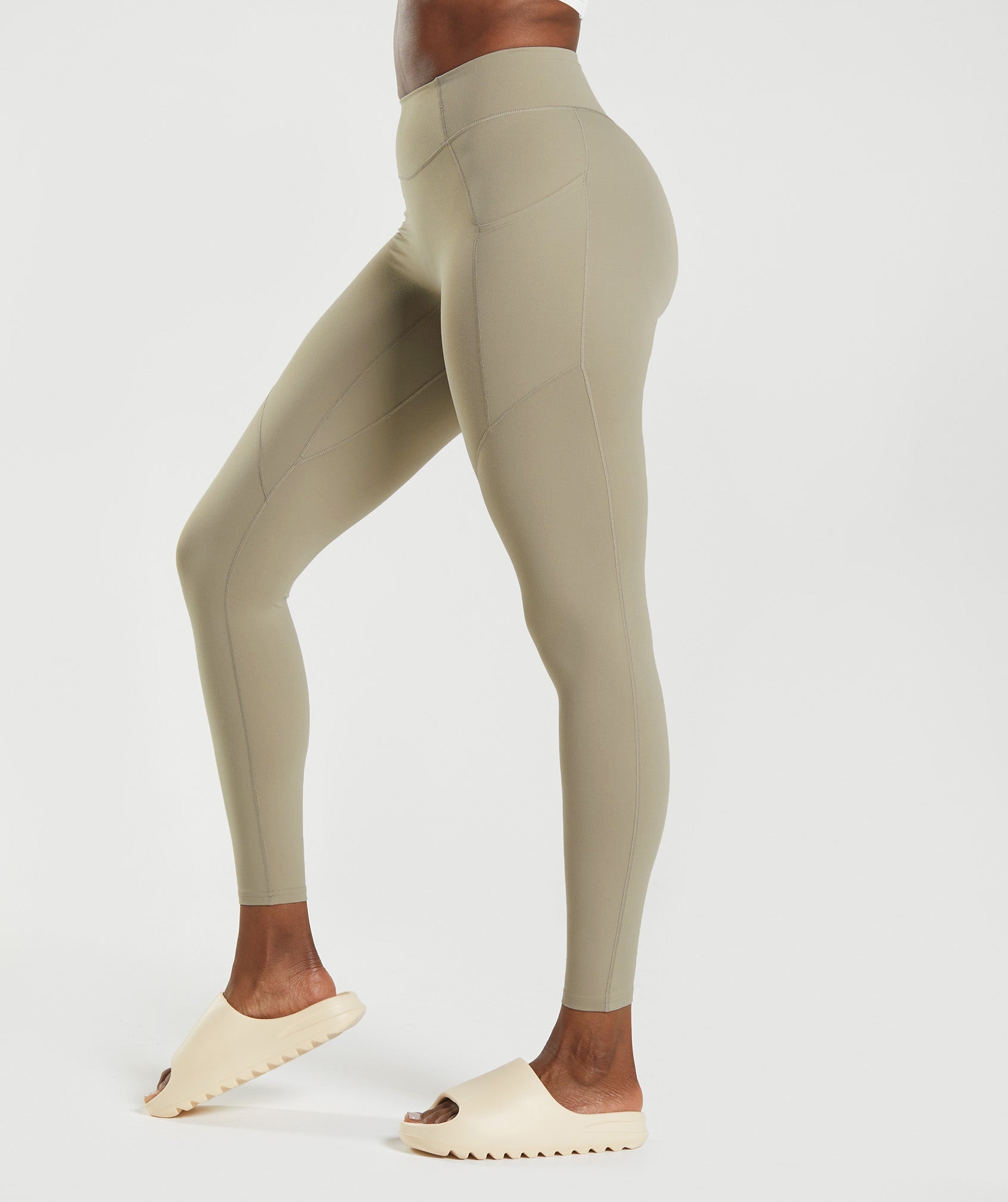 Whitney Everyday Pocket Leggings in Cement Brown