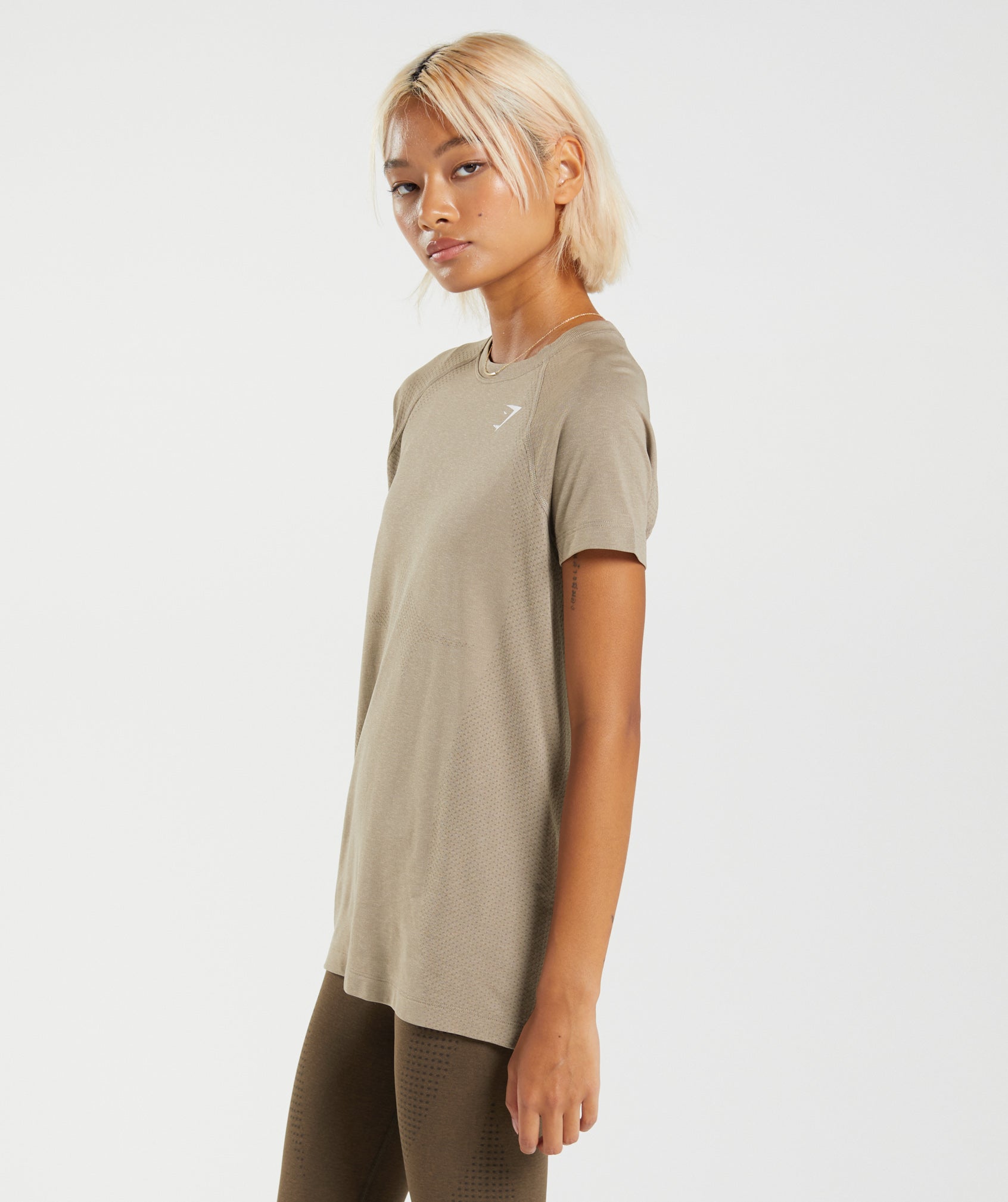 Vital Seamless 2.0 Light T-Shirt in Vanilla Brown Marl - view 4