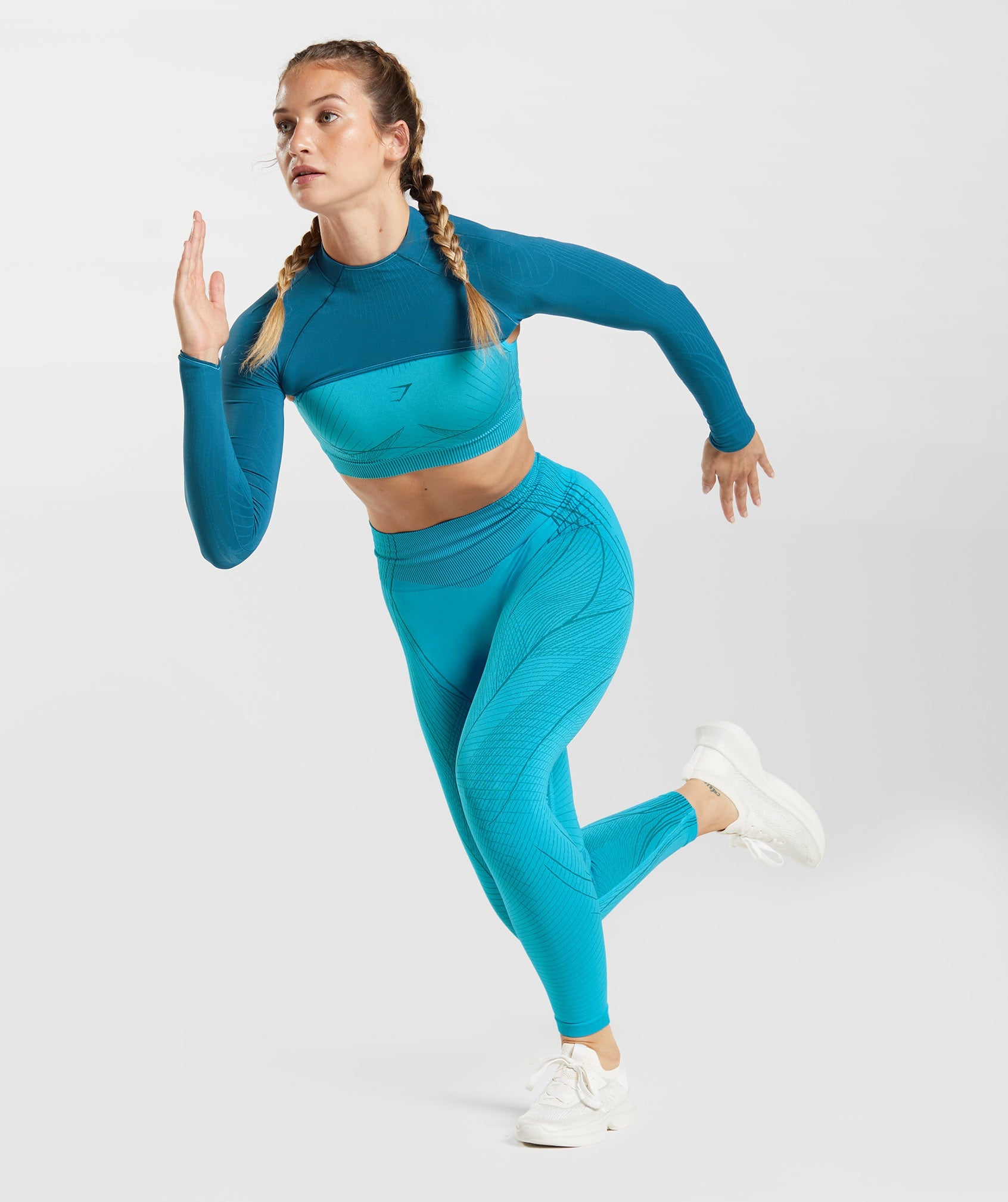 Apex Seamless Shrug in Atlantic Blue/Shark Blue