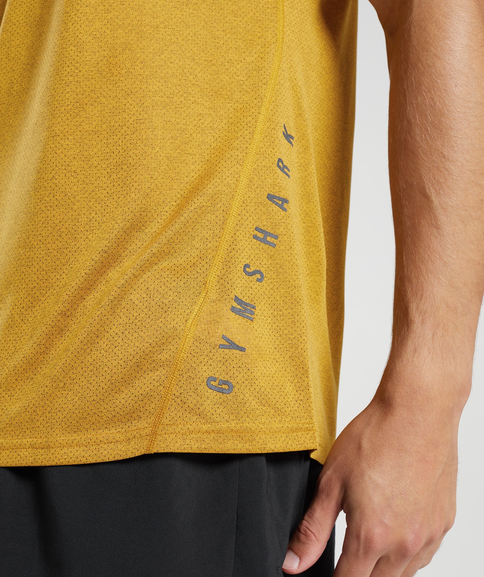 Sport T-Shirt in Turmeric Yellow/Black Marl