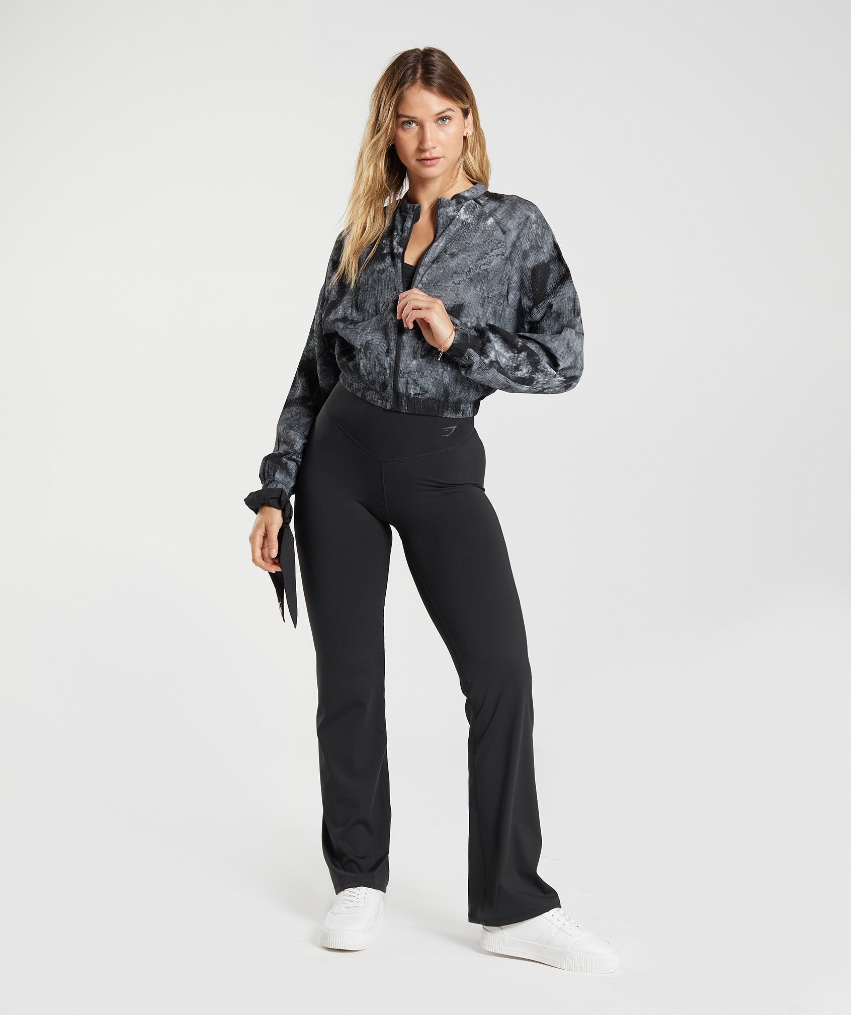 Flared slit-hem leggings - Black - Ladies | H&M IN