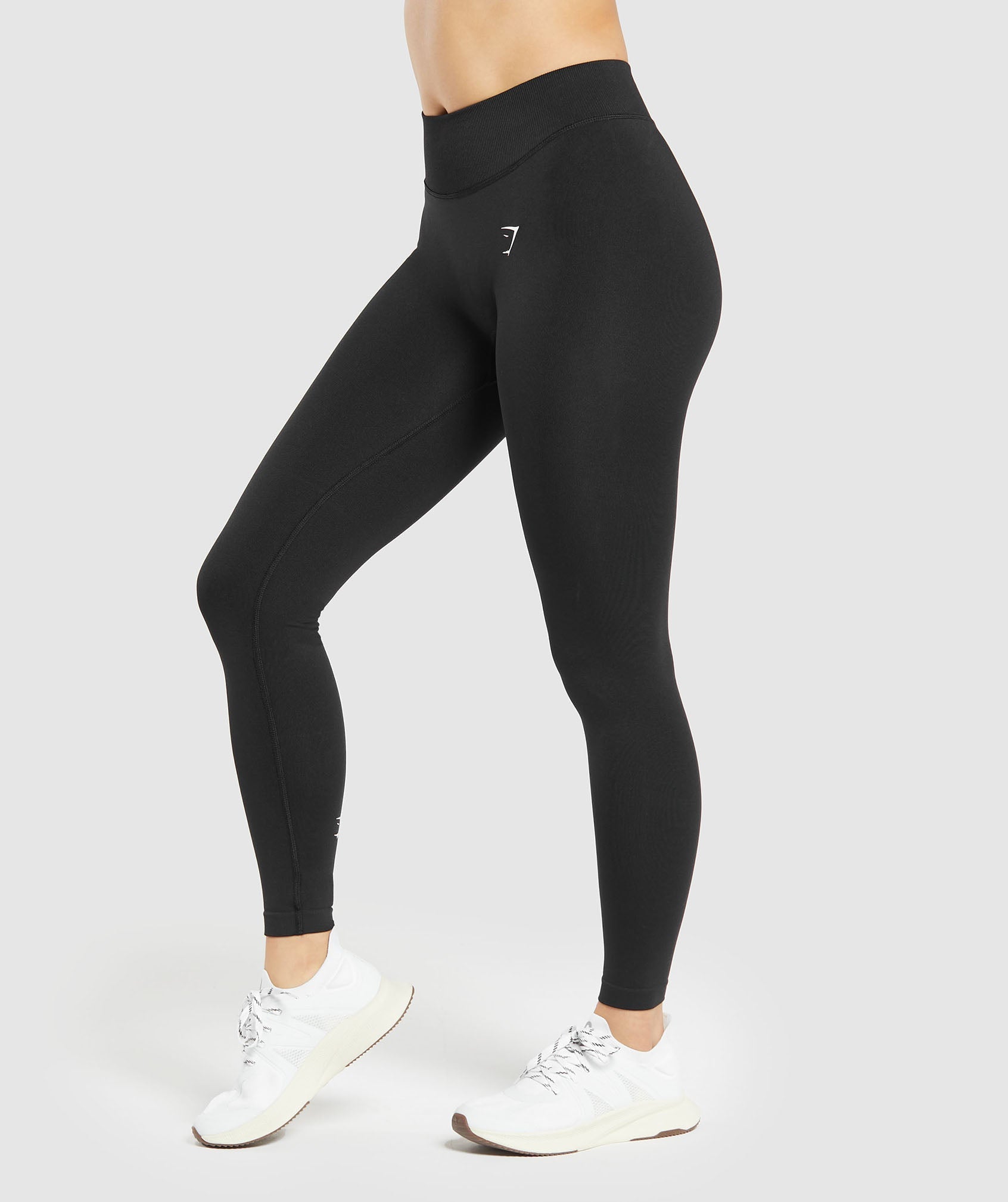 Apex Limit Seamless Leggings in Black - view 6