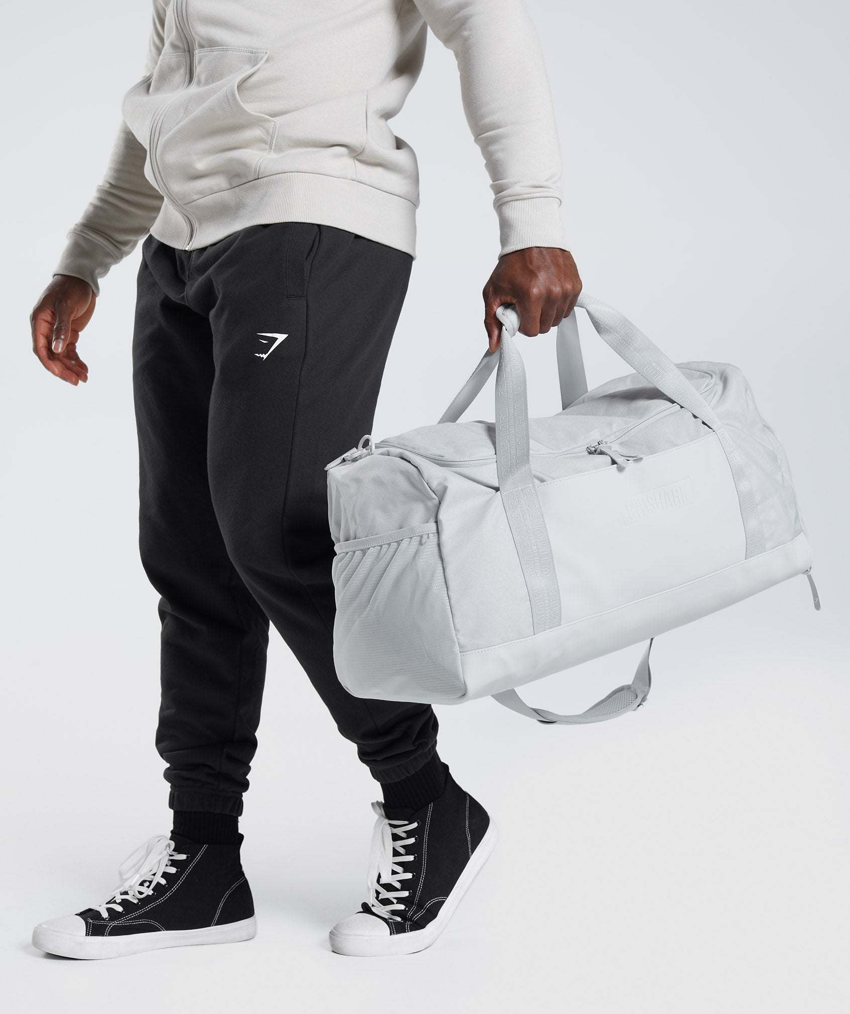 Medium Everyday Holdall in Light Grey - view 4