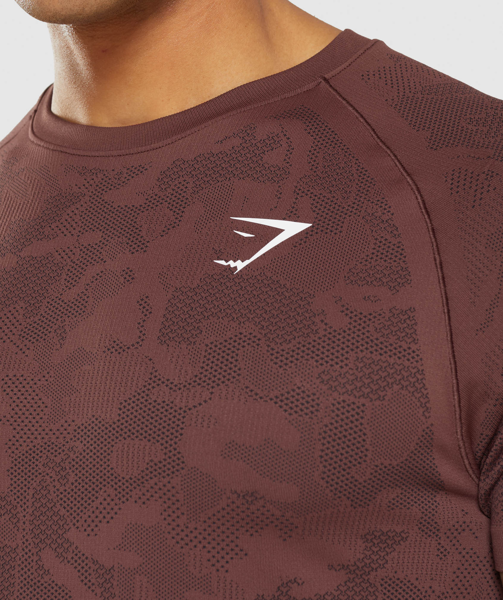 Geo Seamless T-Shirt in Cherry Brown/Black - view 5