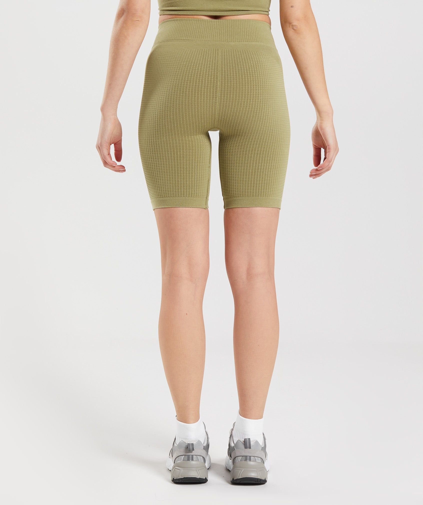 Pause Seamless Cycling Shorts in Griffin Green - view 2