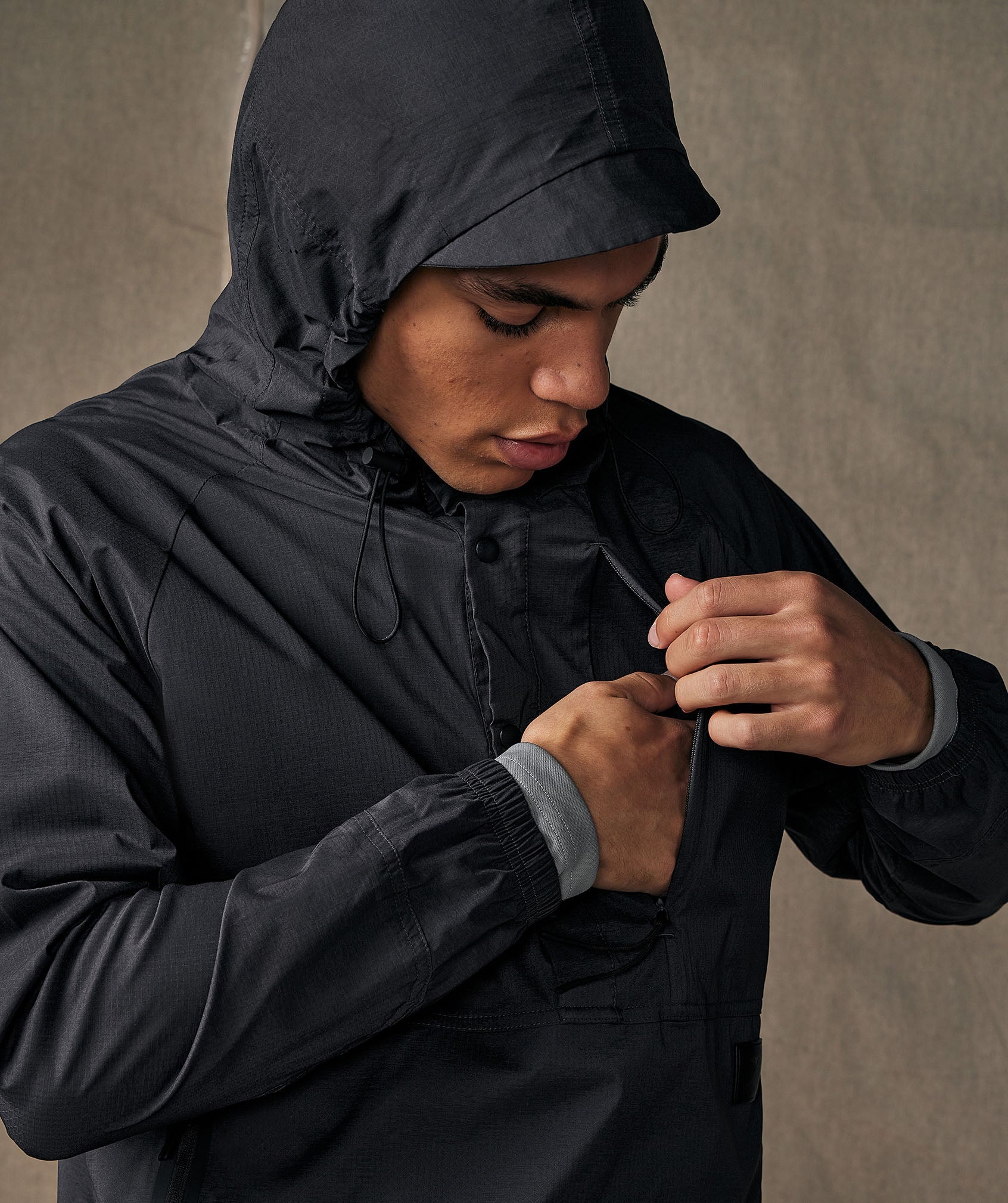 Retake Pullover Woven Jacket in Onyx Grey - view 7