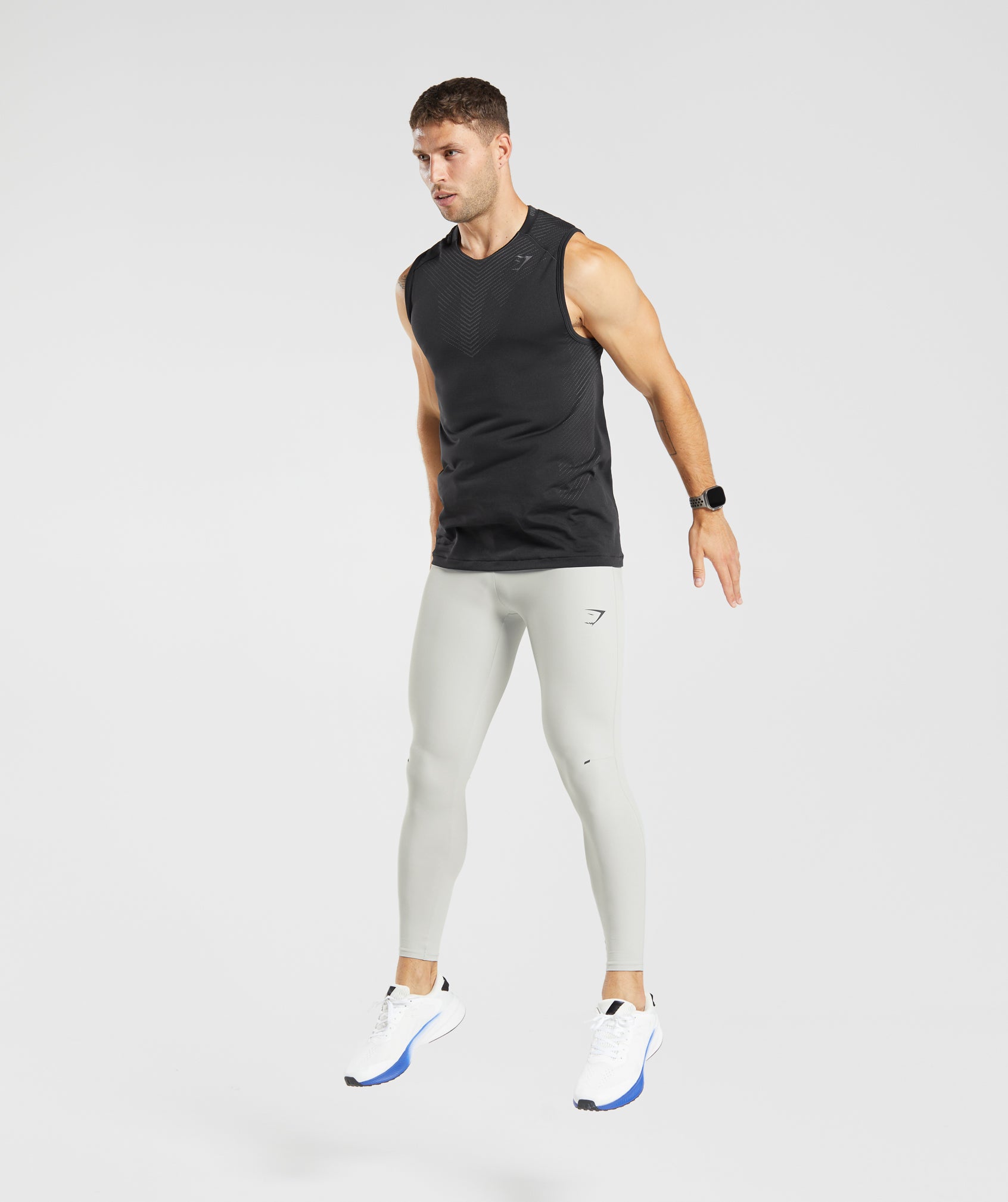 Apex Run Tights in Light Grey - view 4