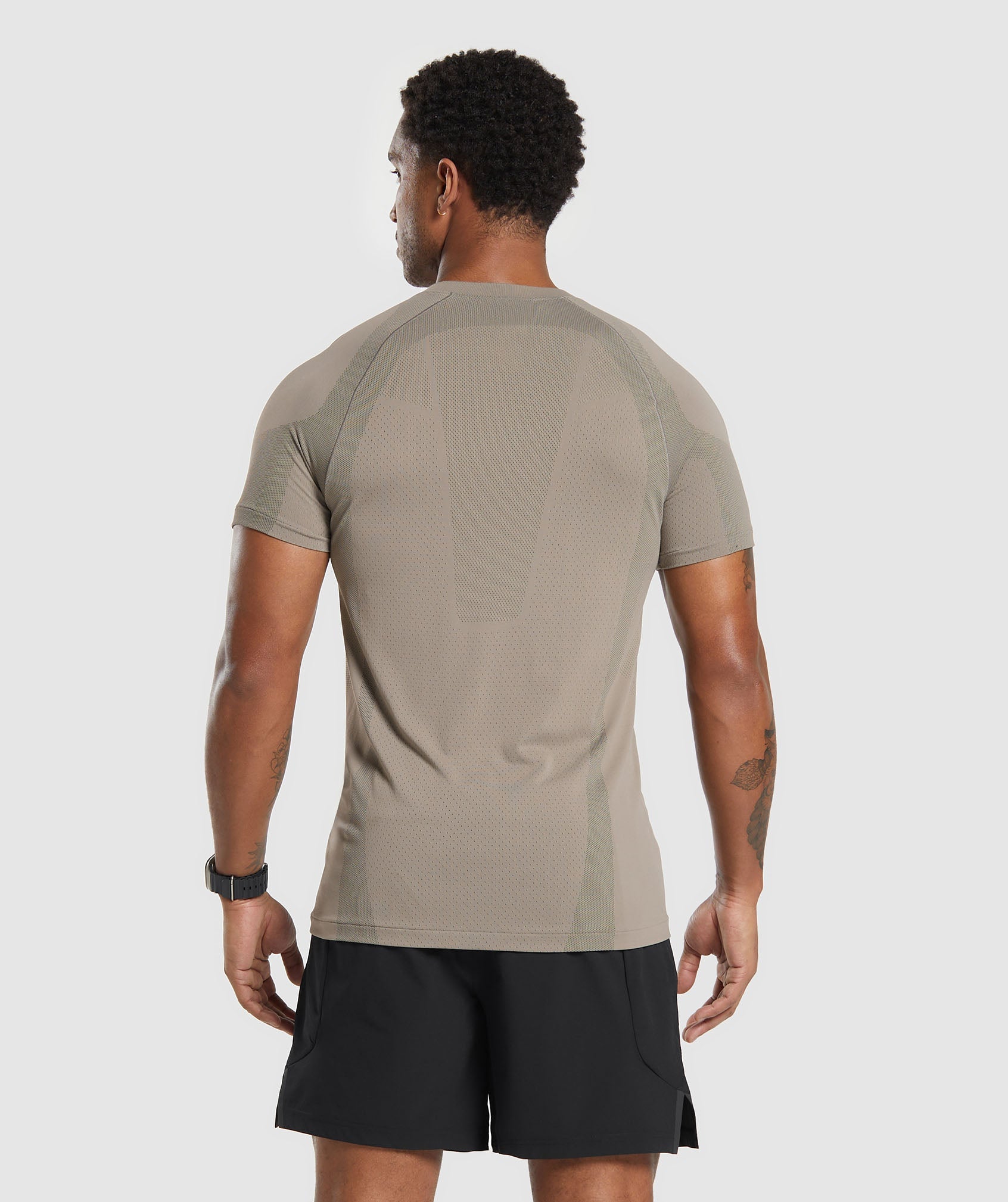 Apex Seamless T-Shirt in Linen Brown/Black - view 2
