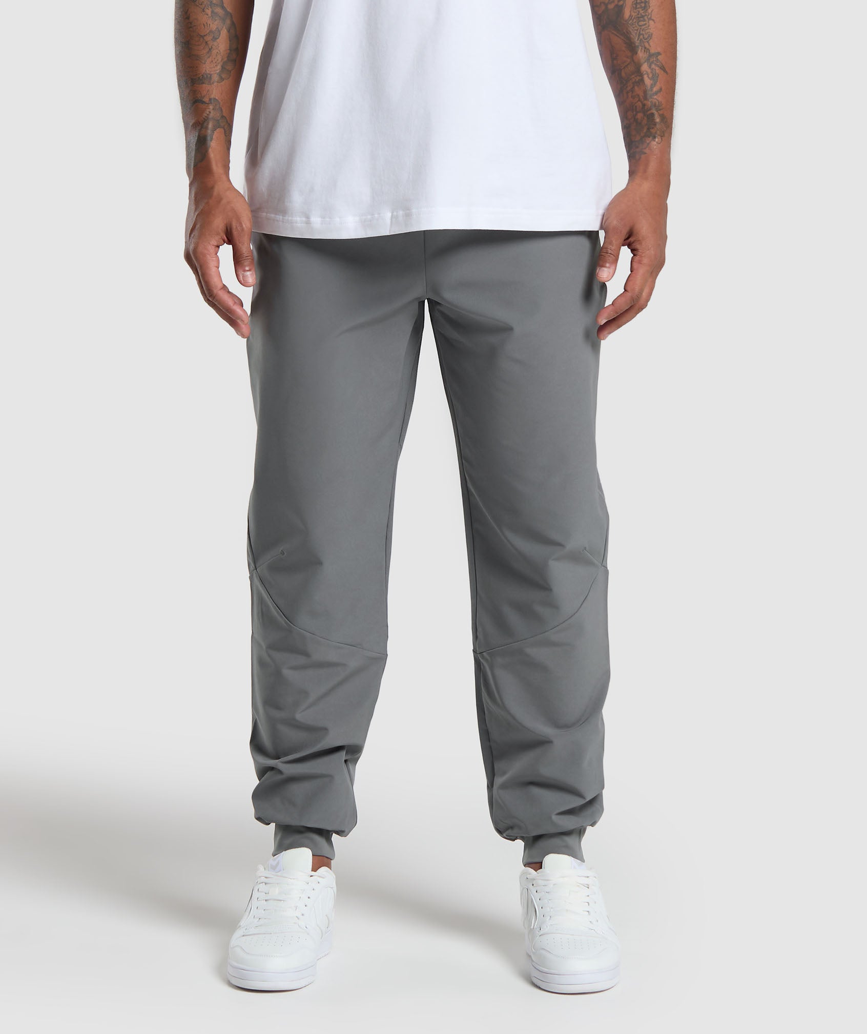 Ease Woven Joggers in Pitch Grey
