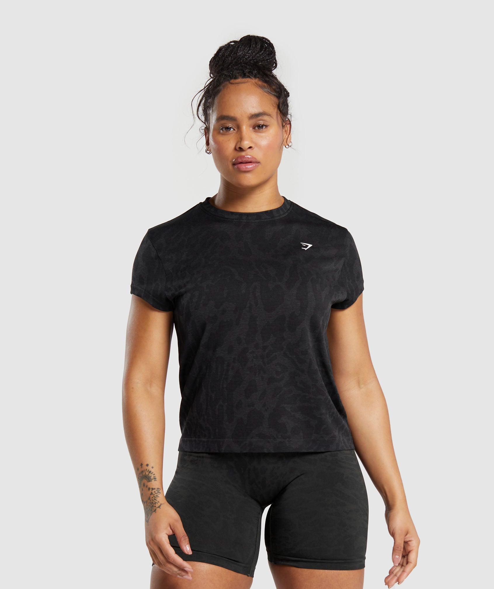 Adapt Safari Seamless T-Shirt in Black/Asphalt Grey