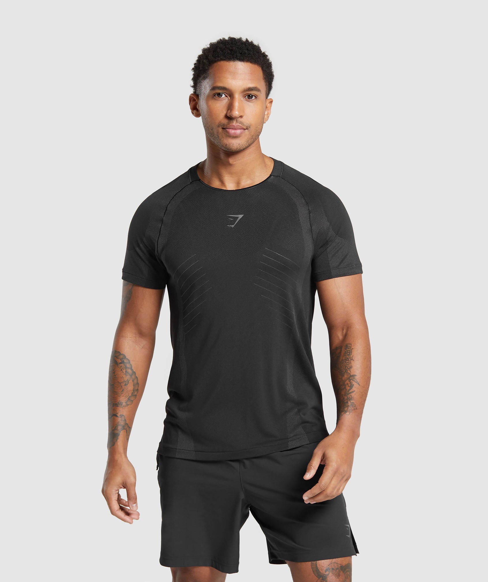 Apex Seamless T-Shirt in Black/Dark Grey