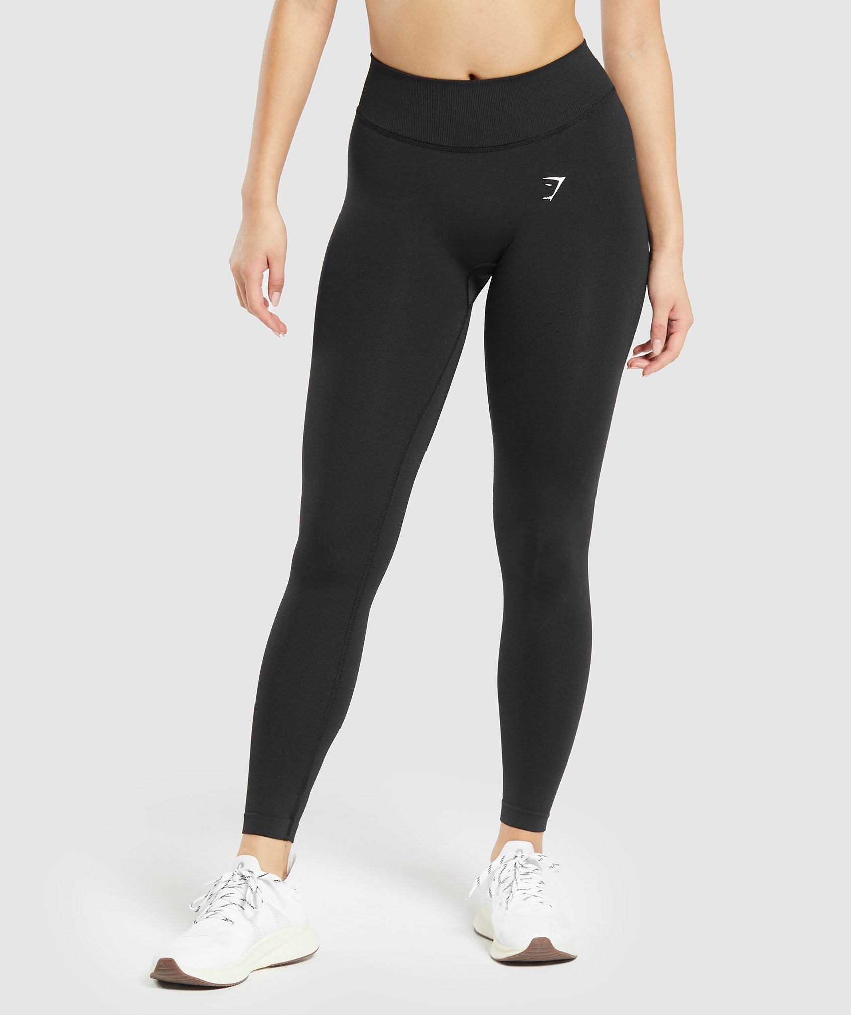 Apex Limit Seamless Leggings in Black - view 1