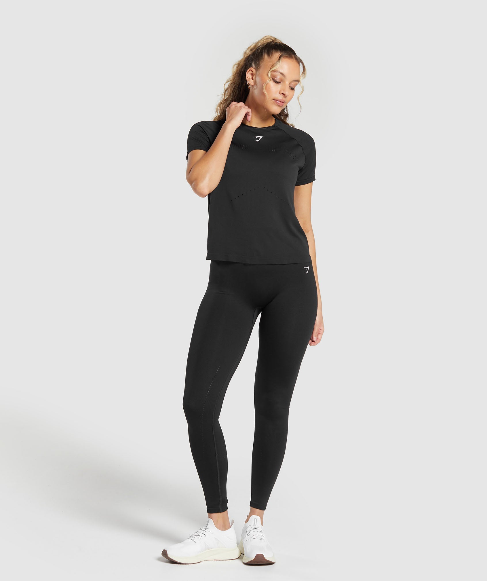 Sweat Seamless T-Shirt in Black - view 4