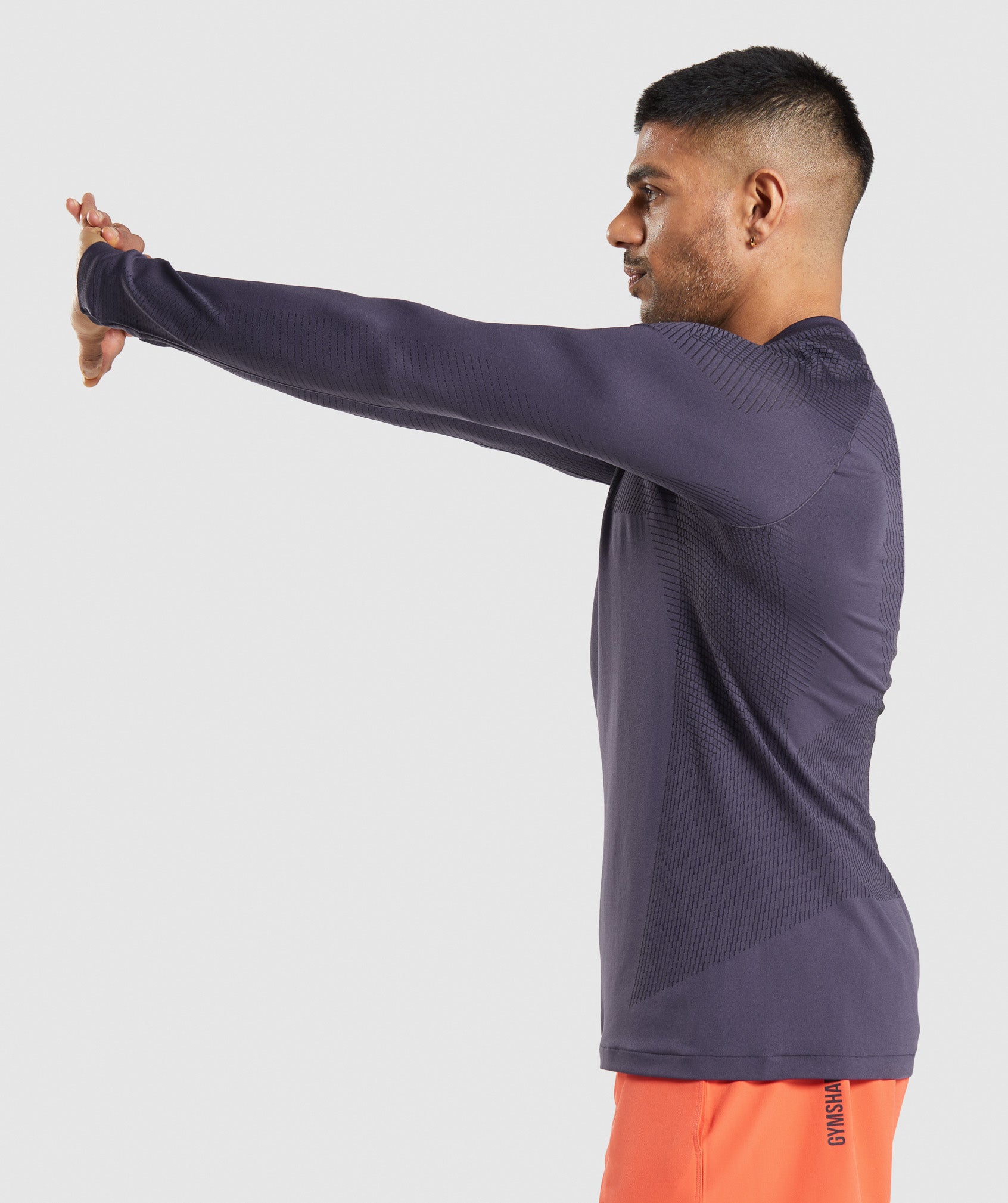 Apex Seamless Long Sleeve T-Shirt in Rich Purple/Black