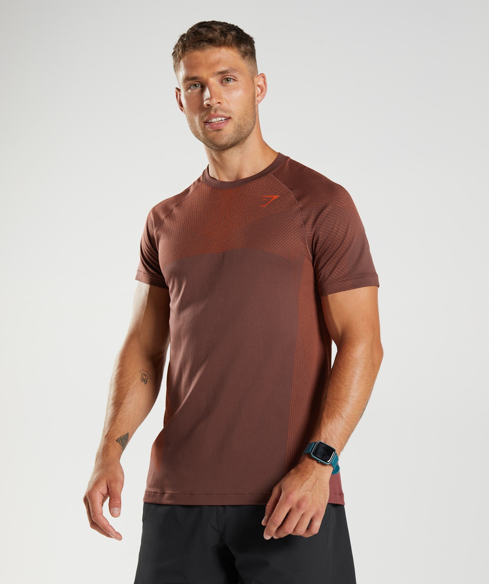 Apex Seamless T-Shirt in Cherry Brown/Pepper Red