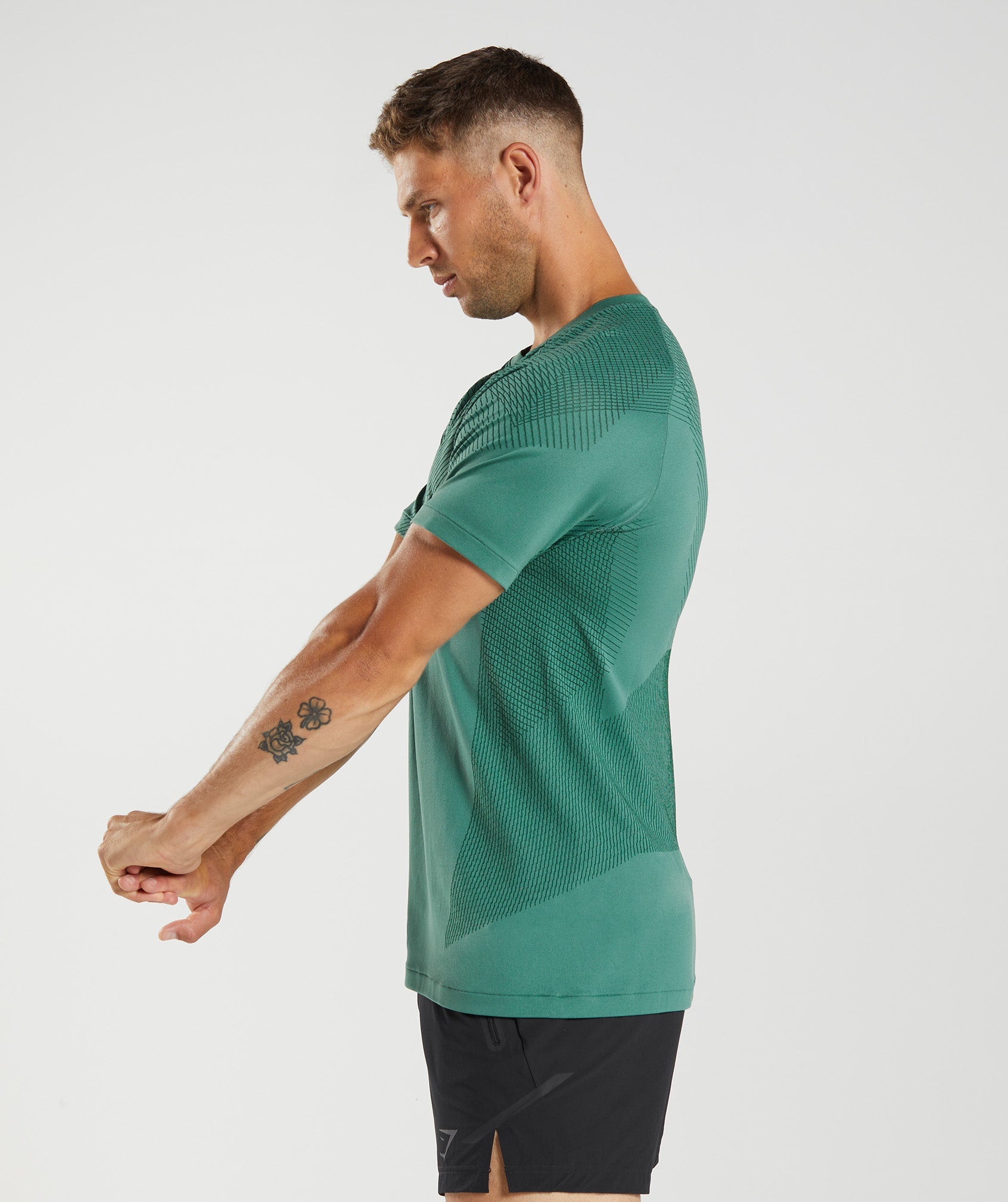Apex Seamless T-Shirt in Hoya Green/Woodland Green