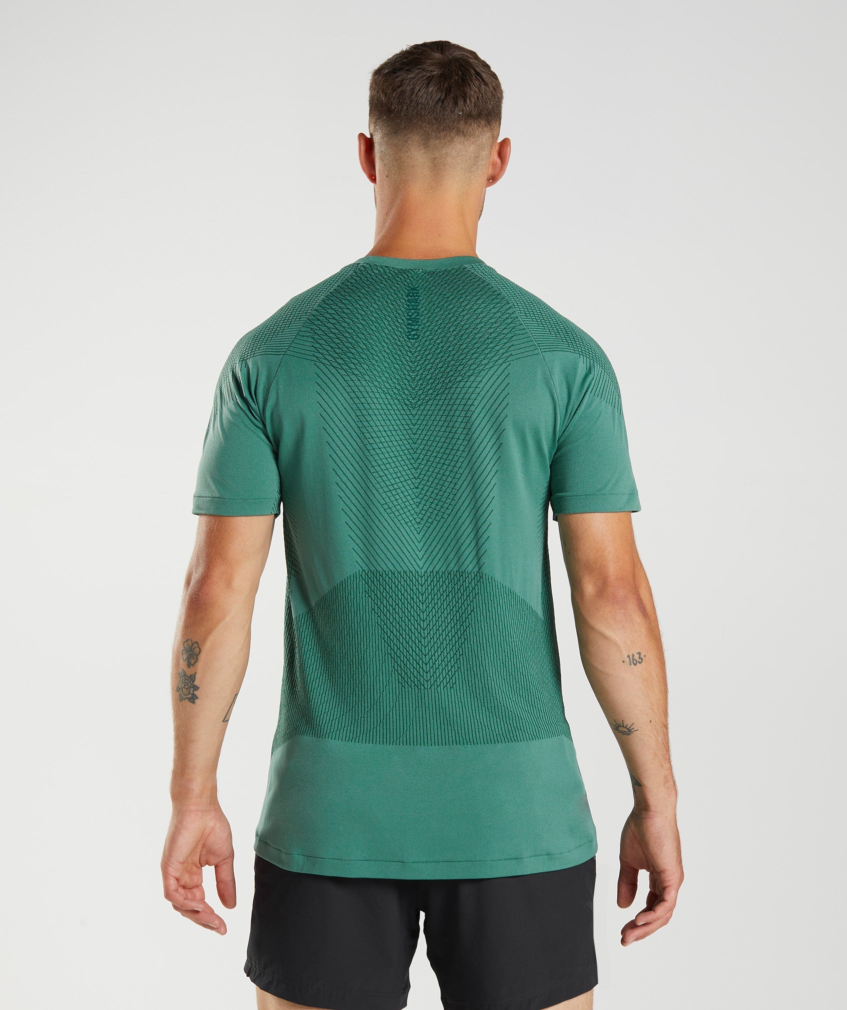 Apex Seamless T-Shirt in Hoya Green/Woodland Green