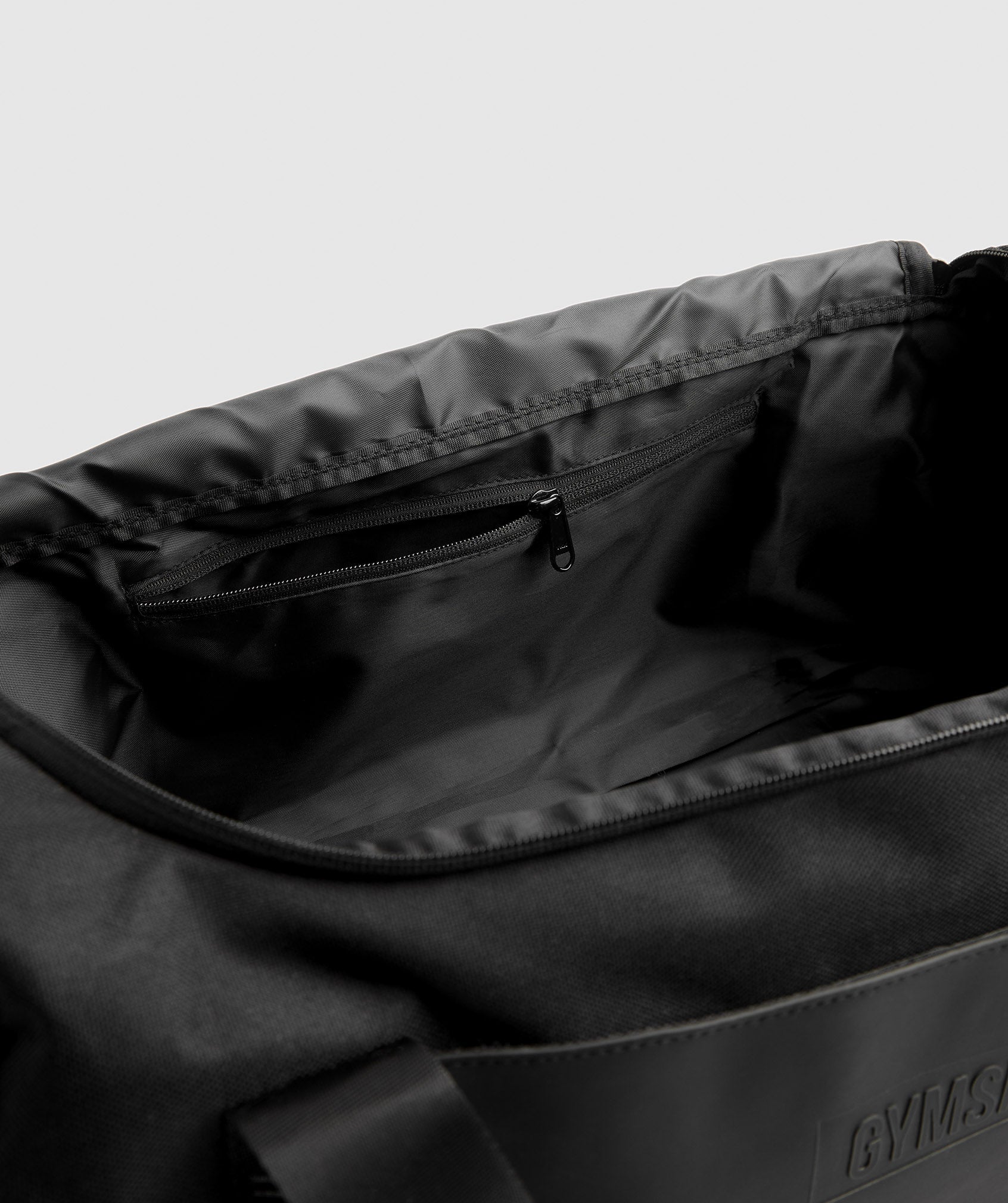 Medium Everyday Holdall in Black - view 3