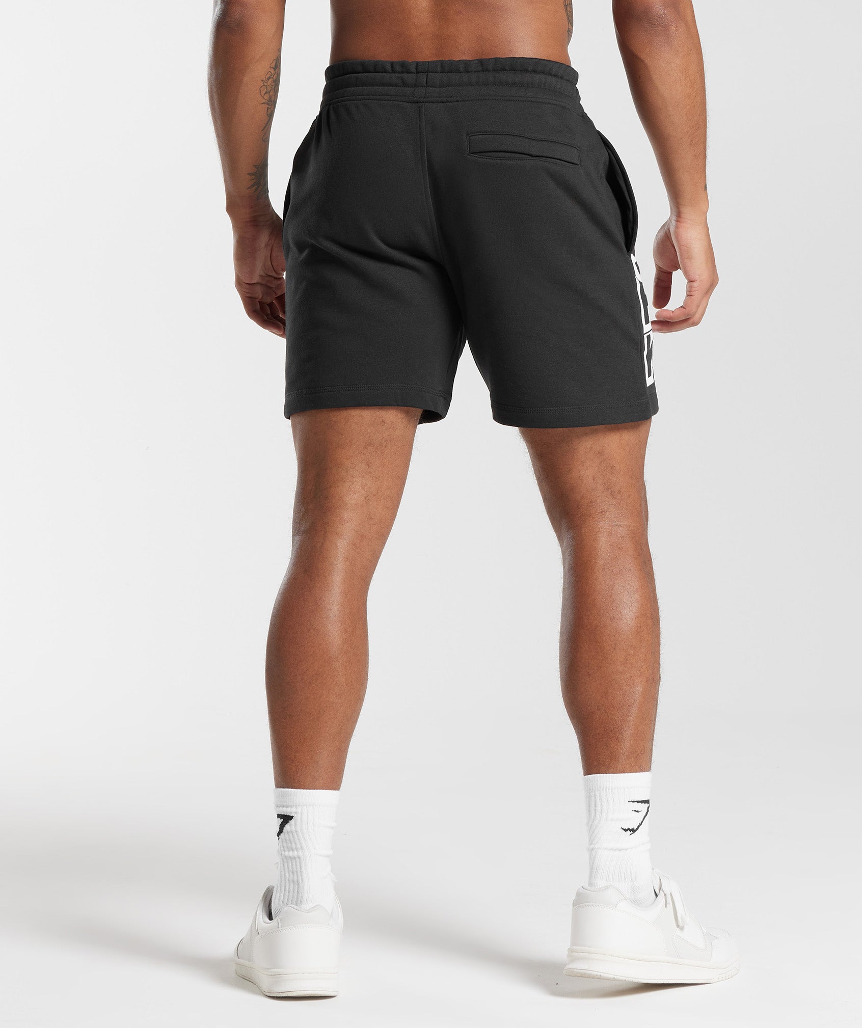 GMSHK Shorts in Black - view 2