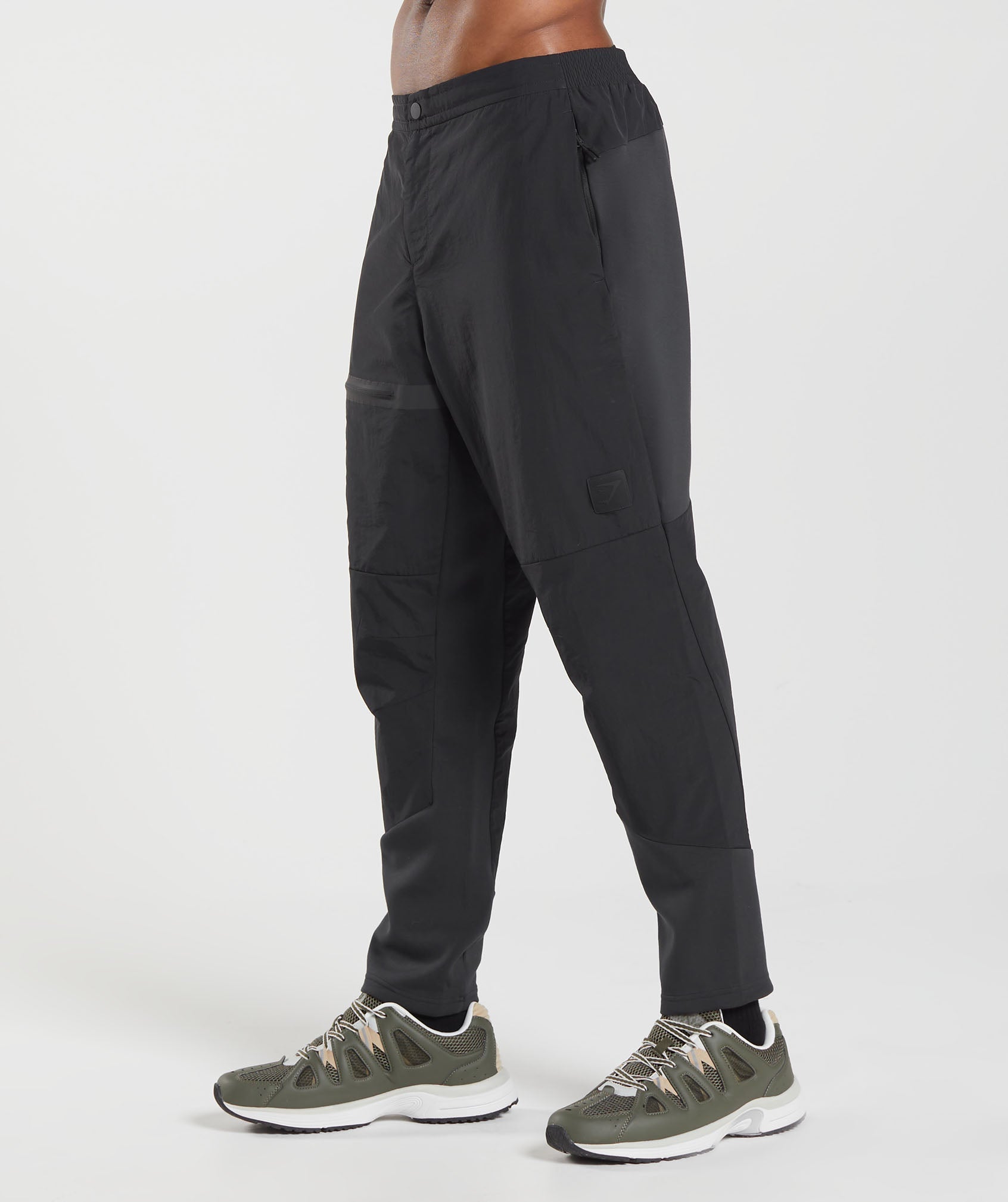 Retake Woven Joggers in Black