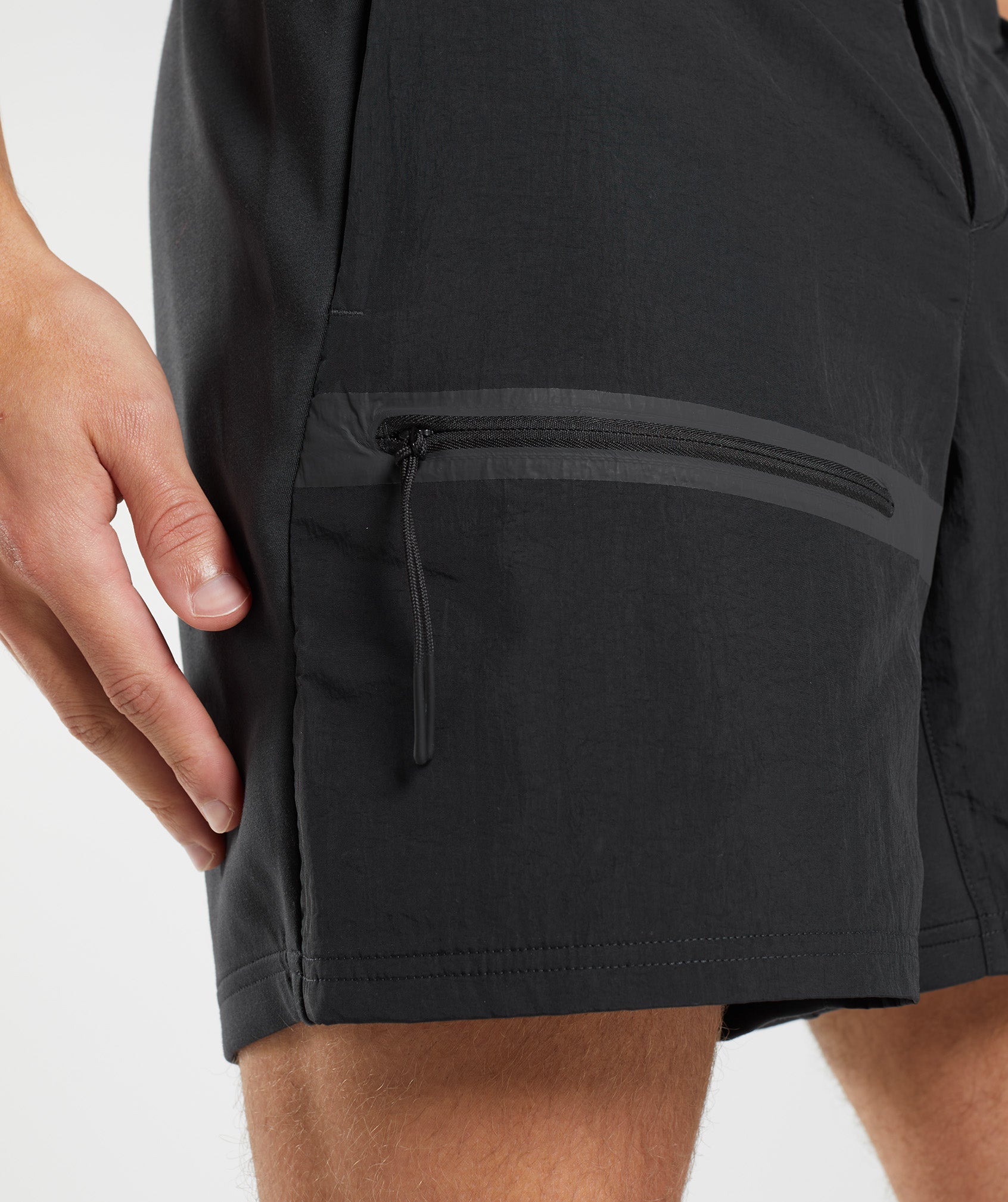 Retake Woven 7" Shorts in Black