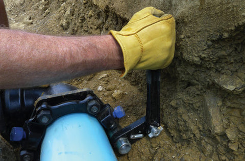 Pivoting adjustable handle waterworks double socket wrench