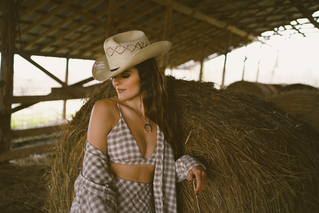 Jenna Paulette  Country Music Cowgirl