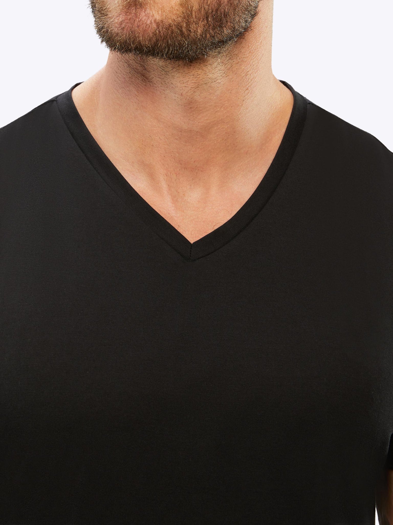 AO V-Neck Curve-Hem Tee  Black Signature-fit PYCA Pro®