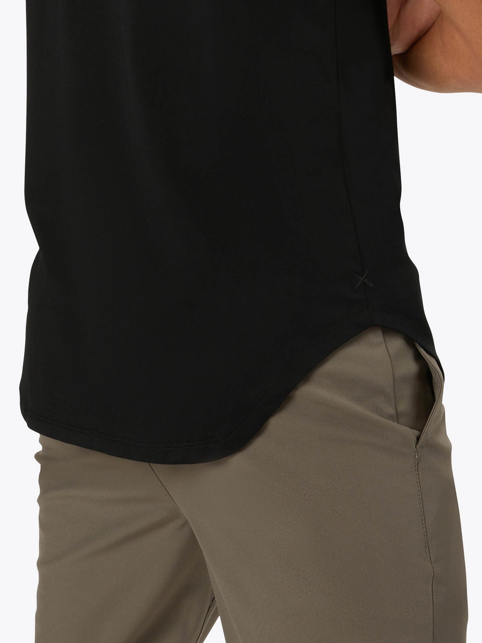 | AO Pro® Signature-fit Elongated Black Tee PYCA