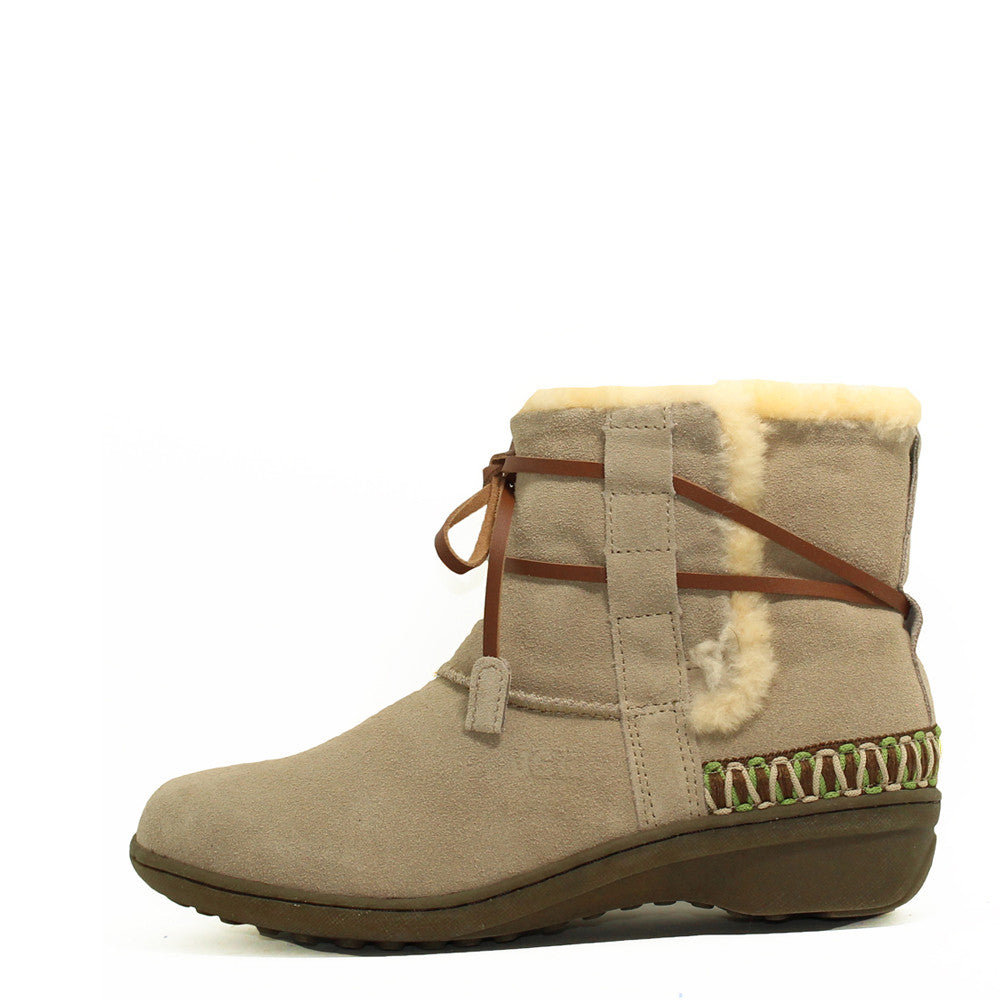 short lace up uggs