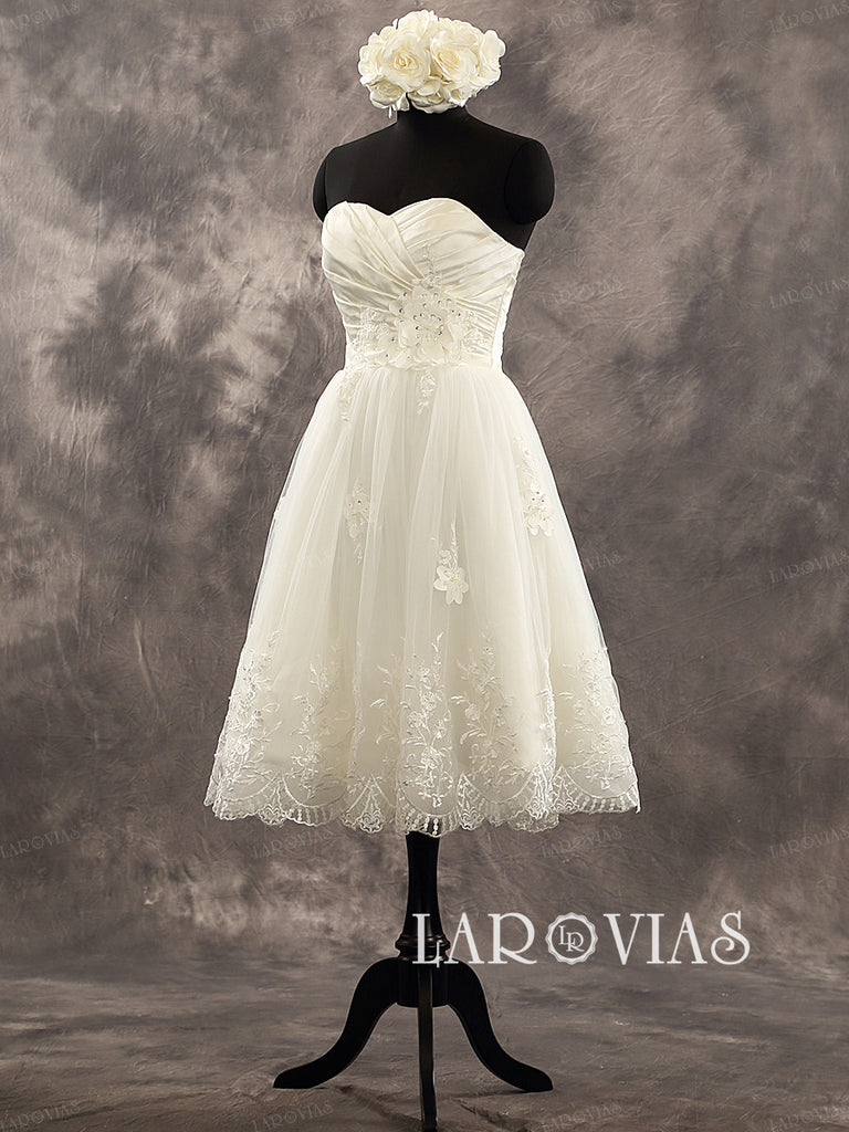 Beach Short Lace Wedding Dress with Swallowtail Skirt