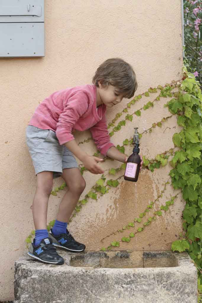 Philip qui test notre Savon Liquide Bastide en Provence