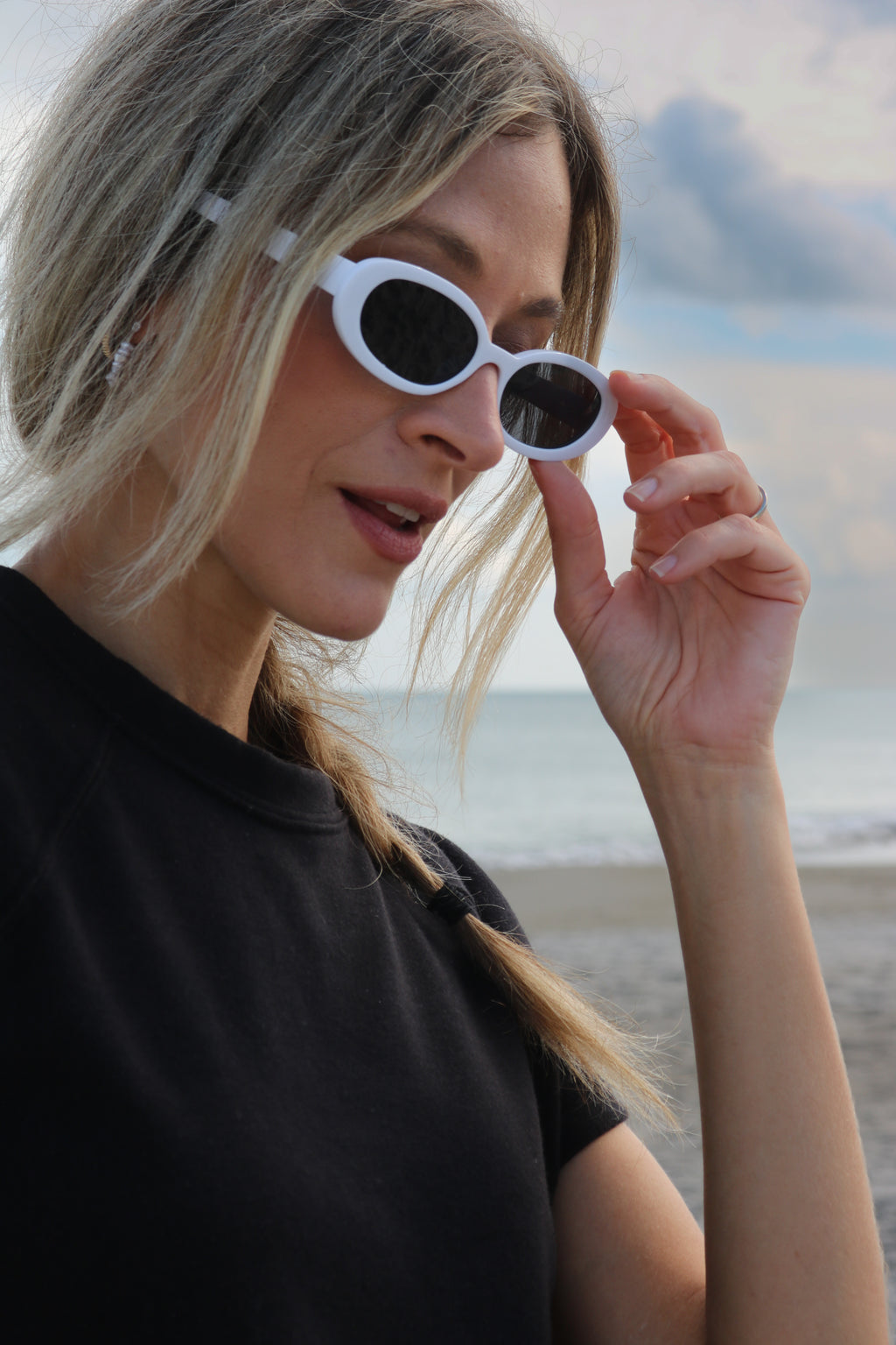 Black – in Roxy Sunglasses Nicole Lauren