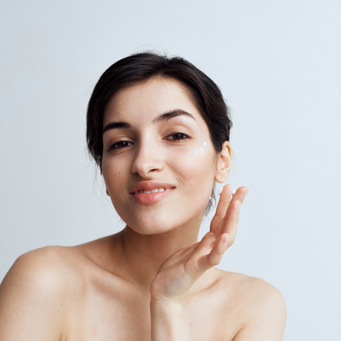 A Guide to Choosing and Using Organic Skin Lightening Creams