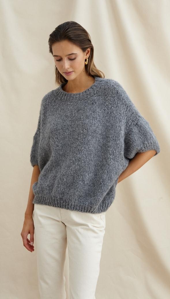 SLEEVELESS ROSALIA SWEATER - DARK GREY