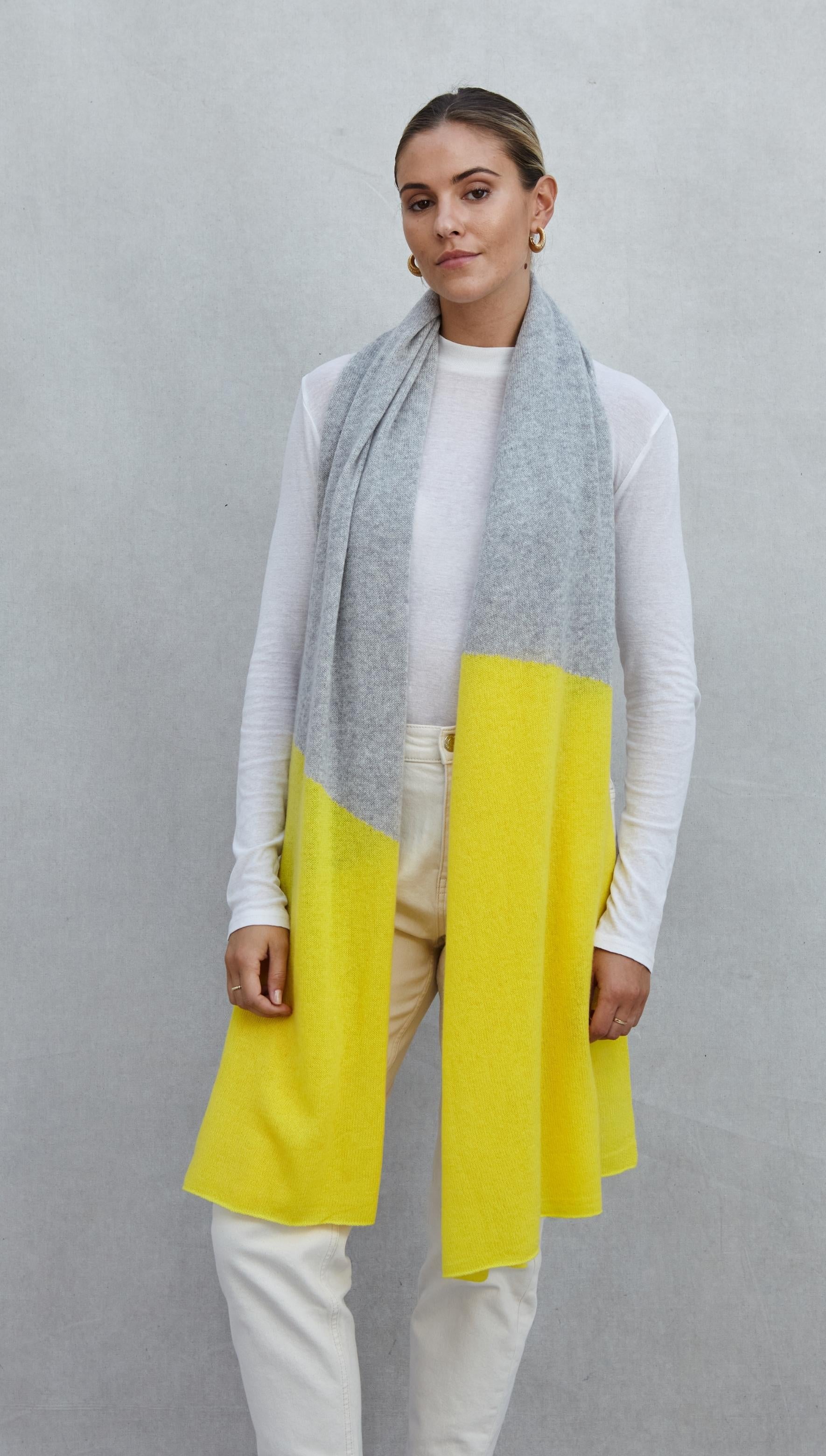 CASHMERE TRAVEL WRAP - LIGHT GREY MELANGE + CANARY