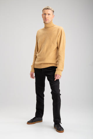 Men's seamless knit in yellow