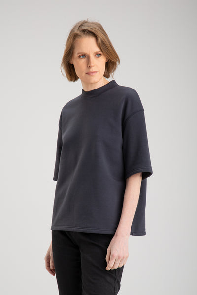 Seamless sweater from recycled wool