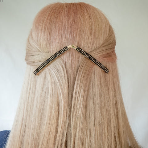 Hair-Slides-Styling-Guide-5-Ways-To-Wear-Them-Slides-At-The-Back