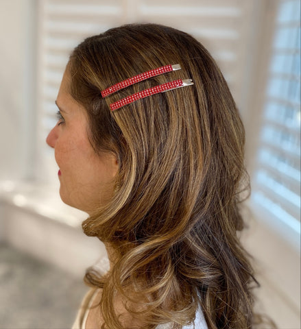 Hair-Slides-Styling-Guide-5-Ways-To-Wear-Them-2-Slides-On-The-Side