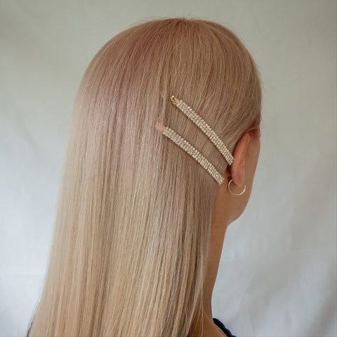 Hair-Slides-Styling-Guide-5-Ways-To-Wear-Them-2-Slides-At-The-Back